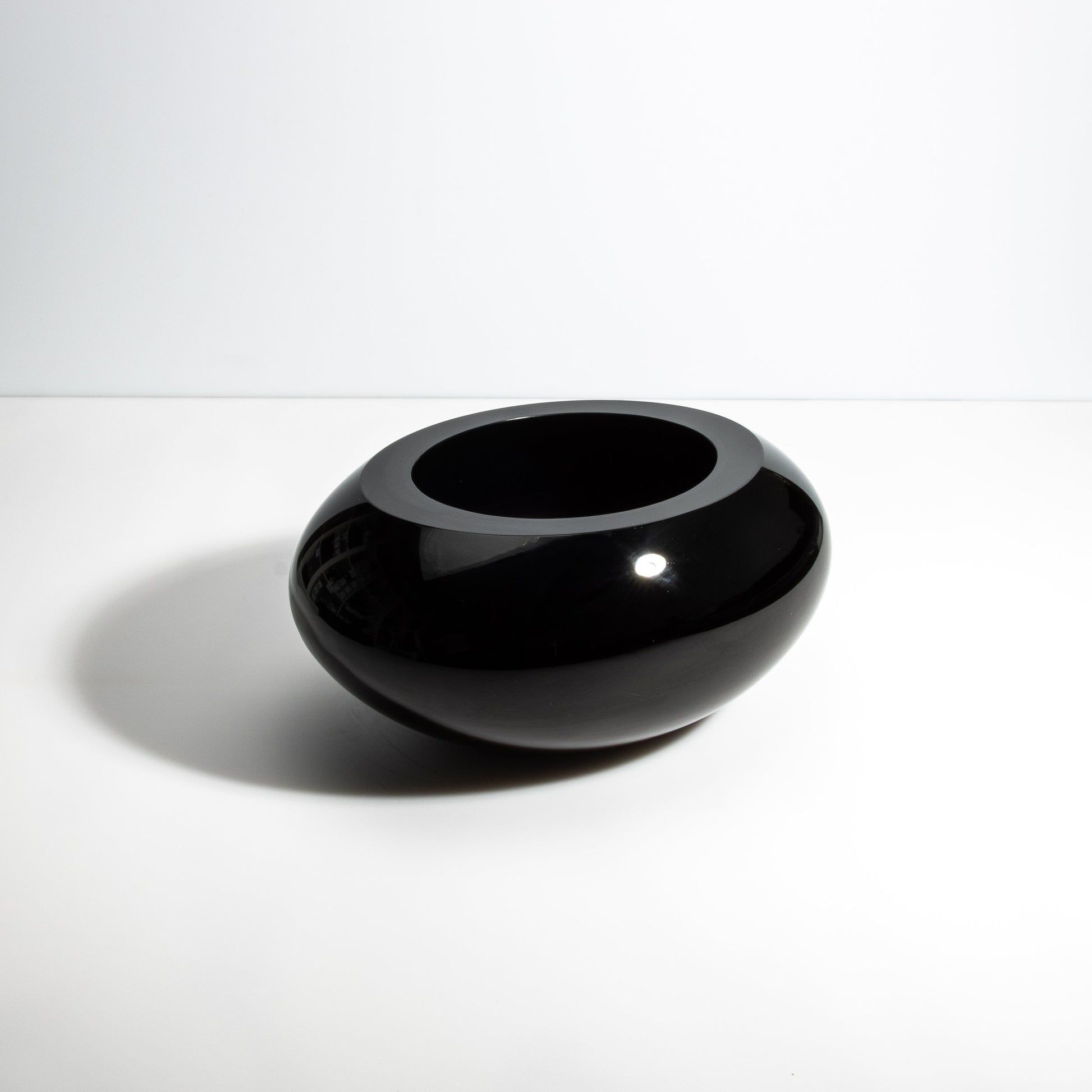 Murano Poker Bowl in Onyx Black