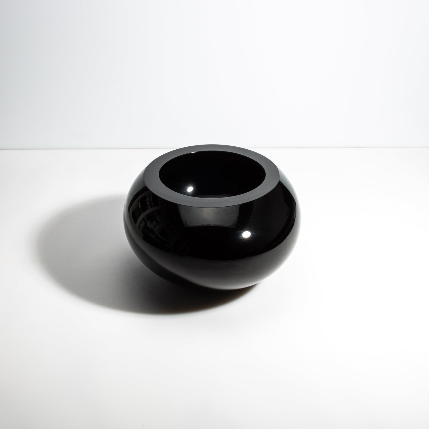 Murano Poker Bowl in Onyx Black