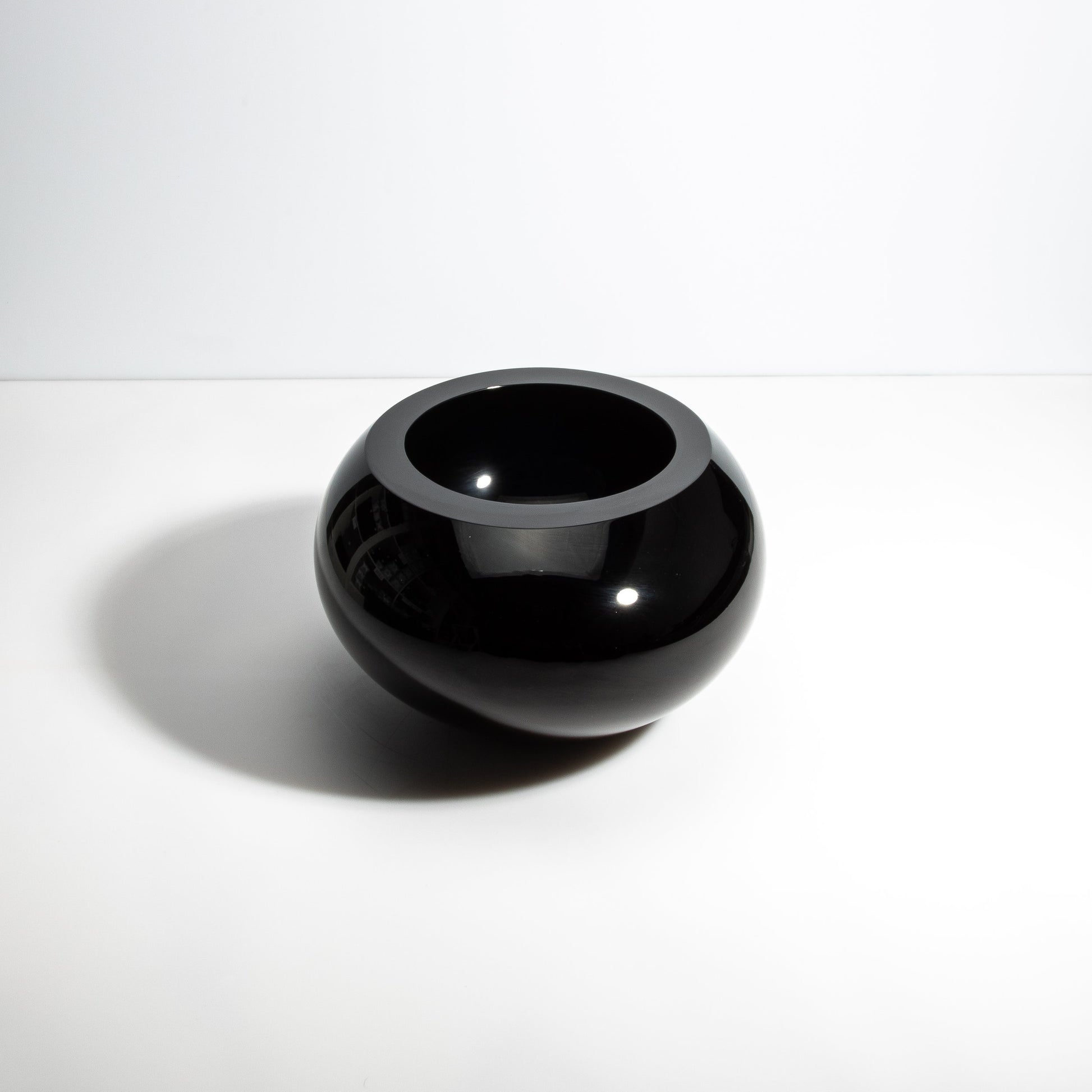 Murano Poker Bowl in Onyx Black