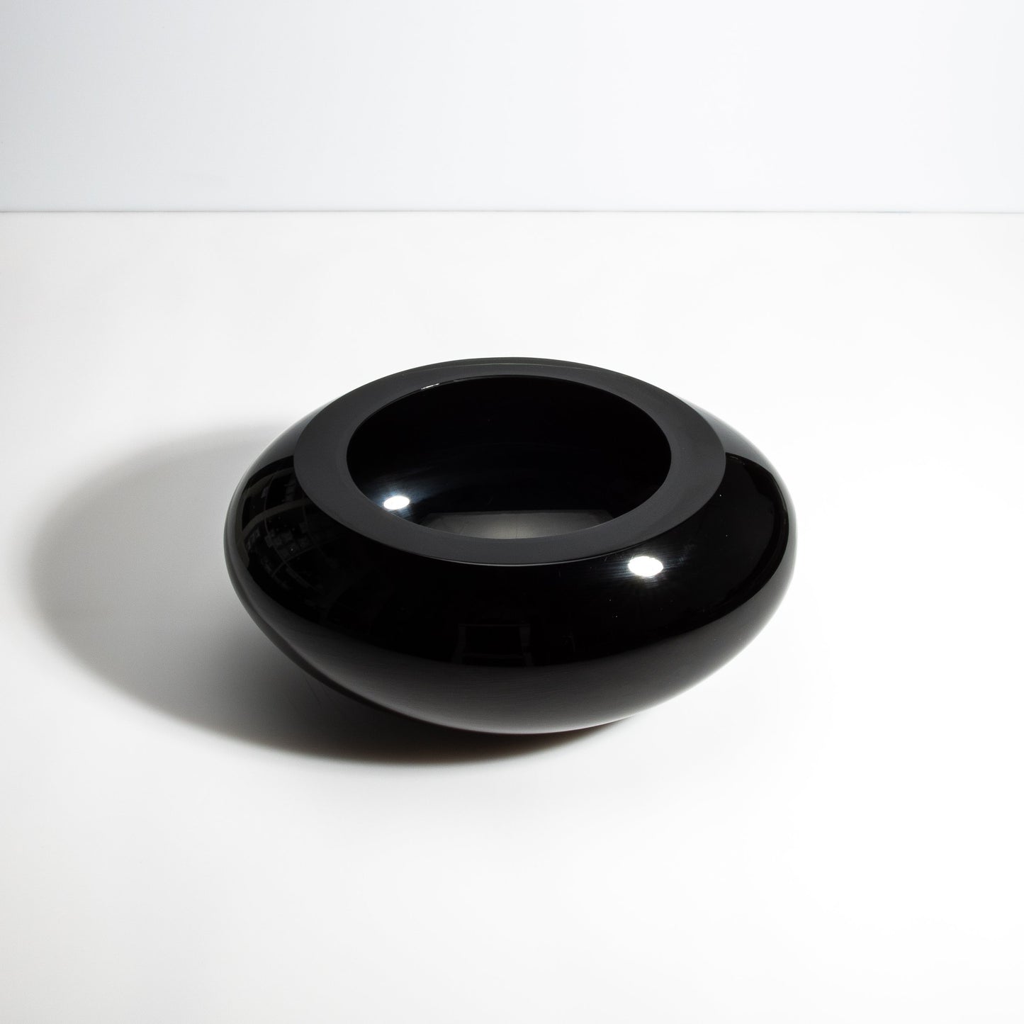 Murano Poker Bowl in Onyx Black