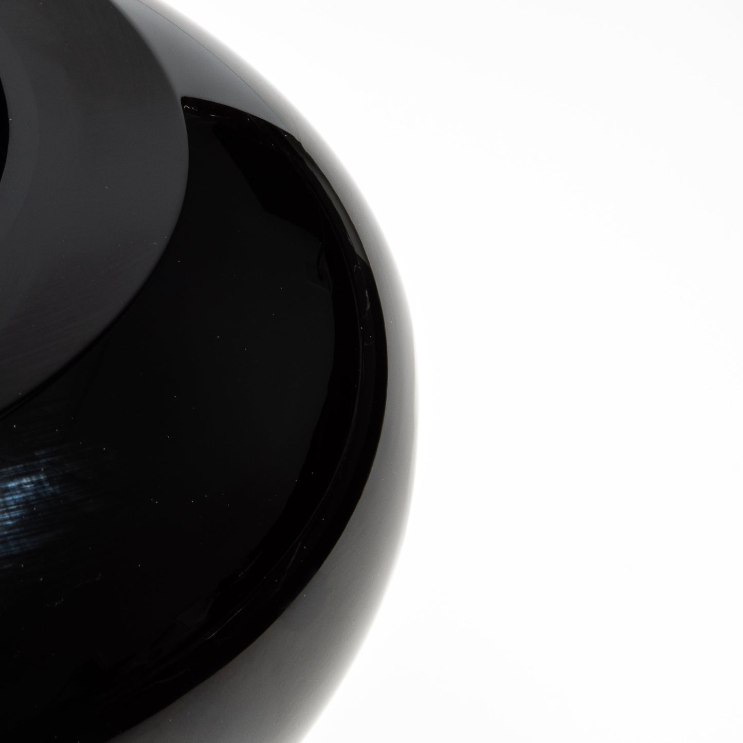 Murano Poker Bowl in Onyx Black
