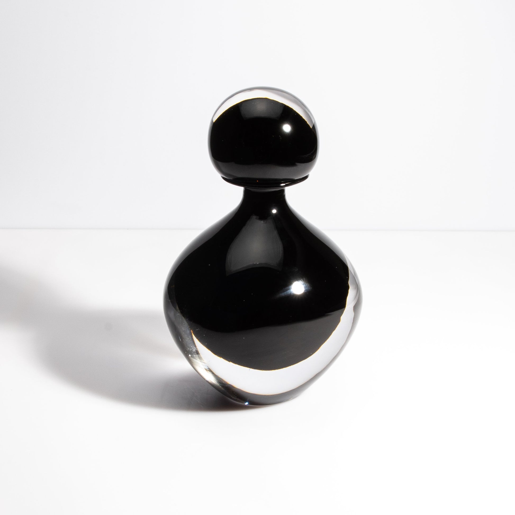 Murano Bottle Onyx Black L