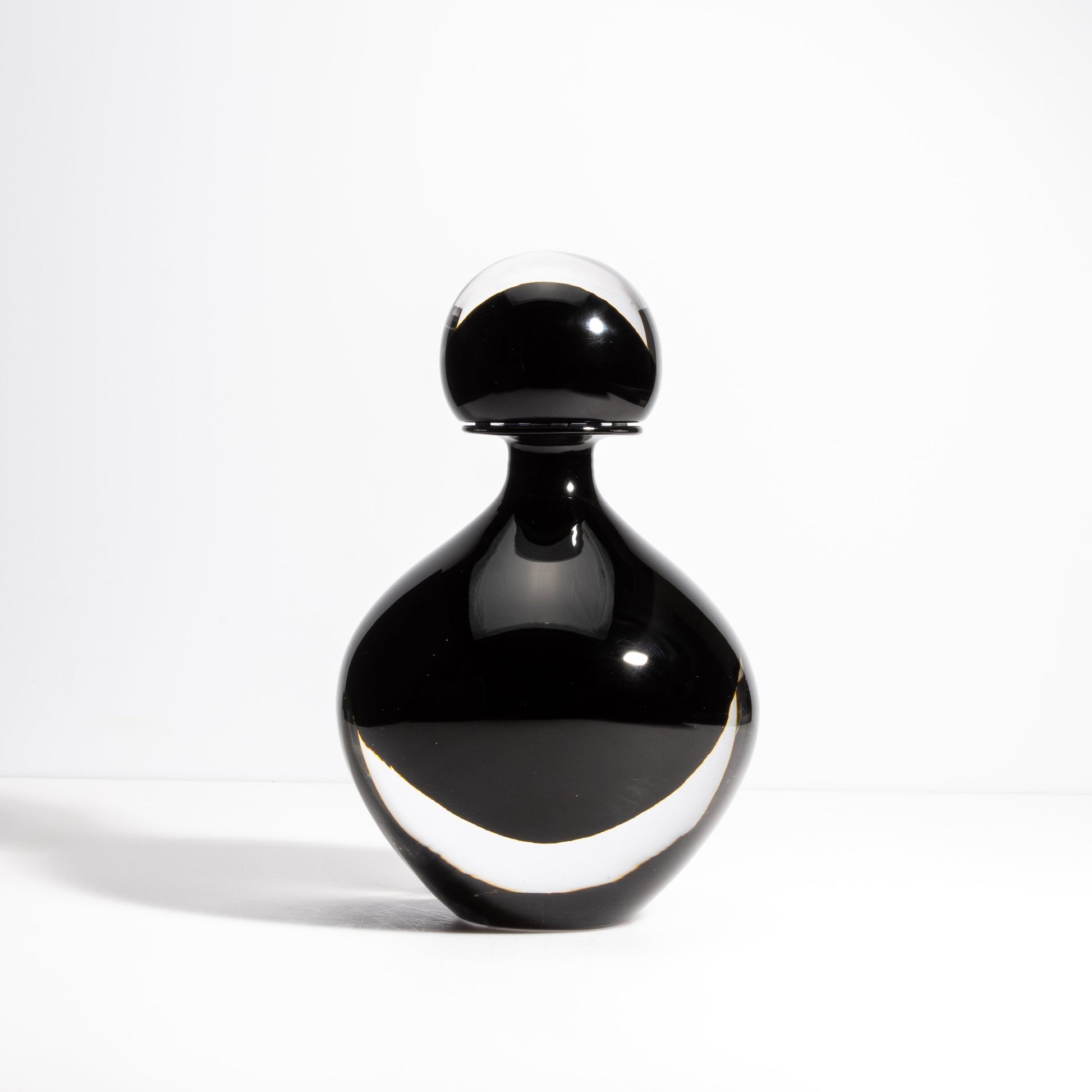 Murano Bottle Onyx Black L
