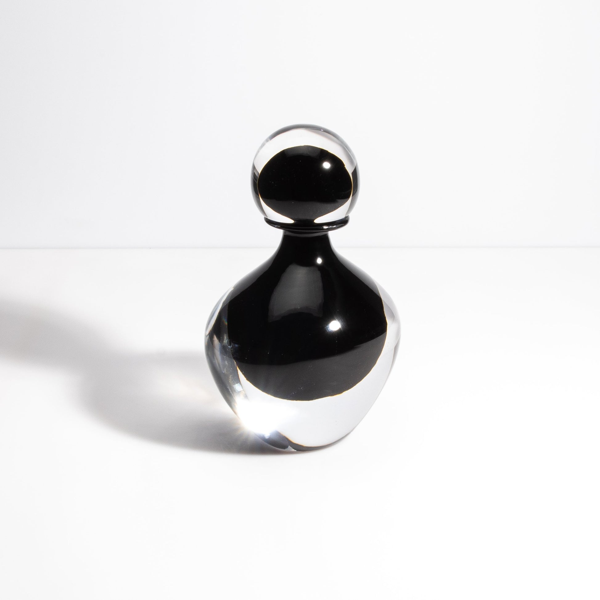 Murano Bottle Onyx Black M