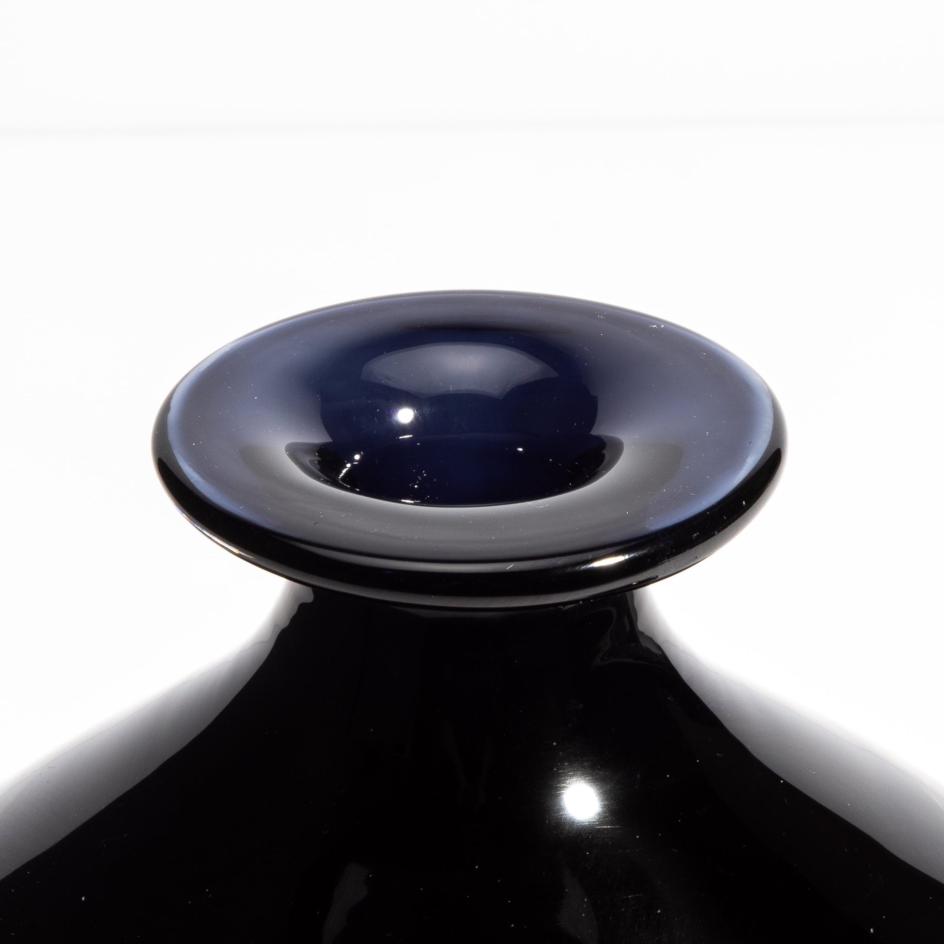 Murano Bottle Onyx Black M