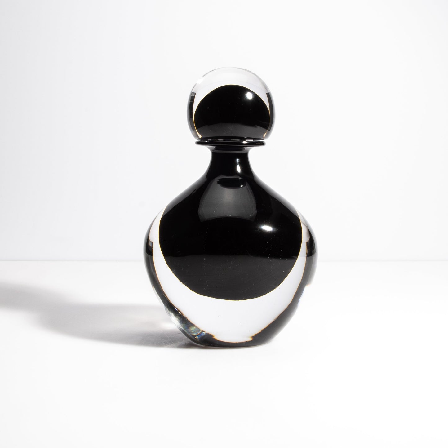 Murano Bottle Onyx Black M