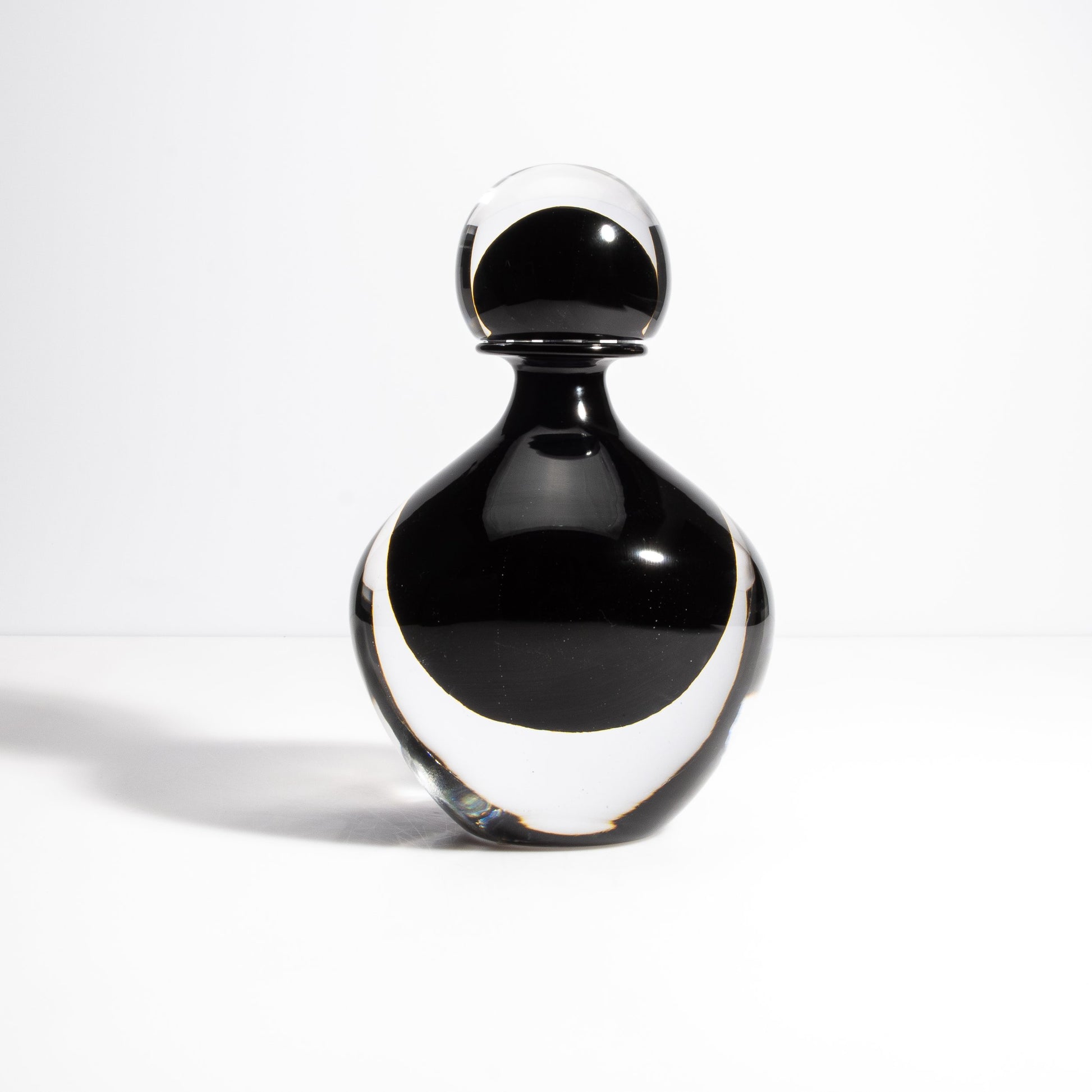 Murano Bottle Onyx Black M
