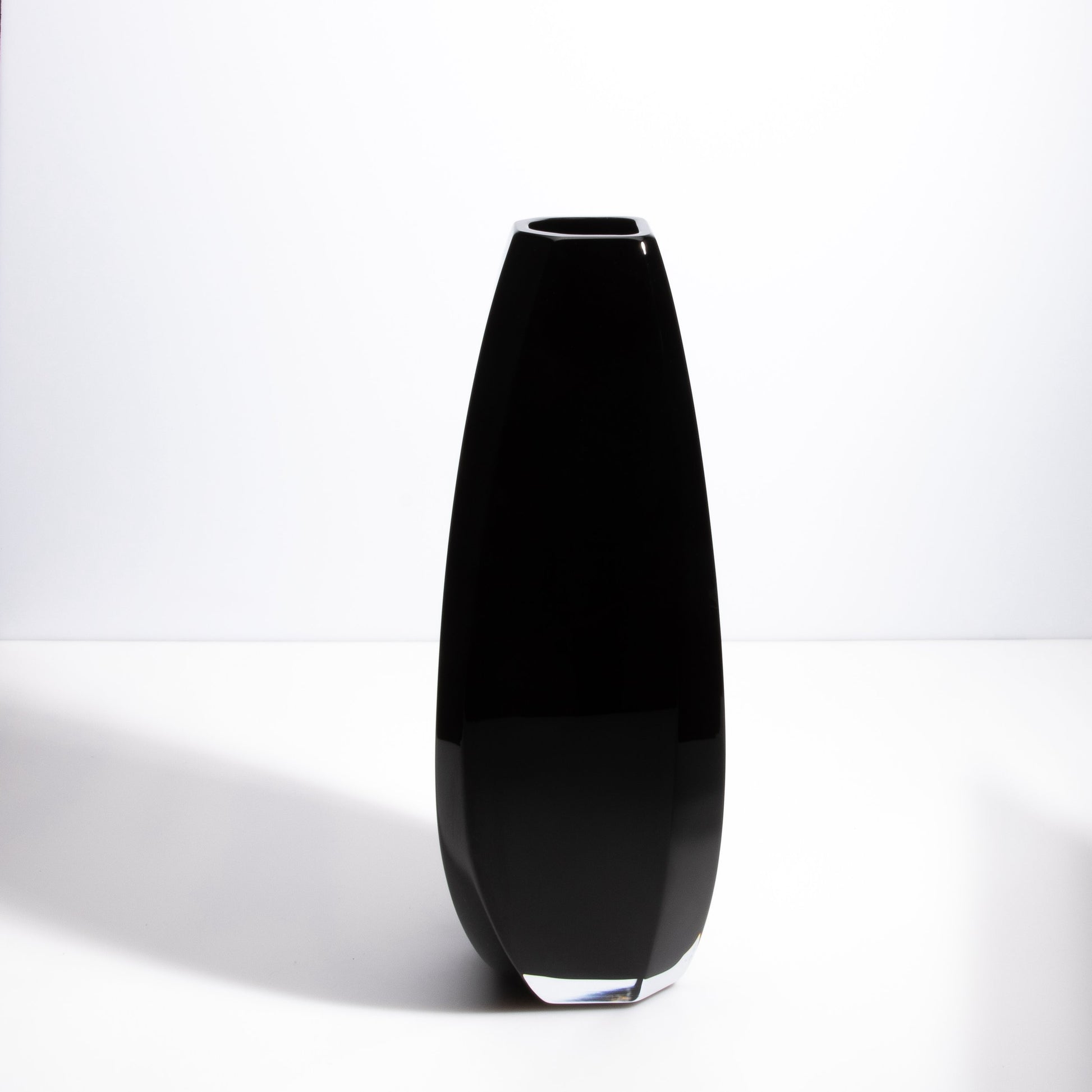 Murano Vela Vase Tall in Onyx Black