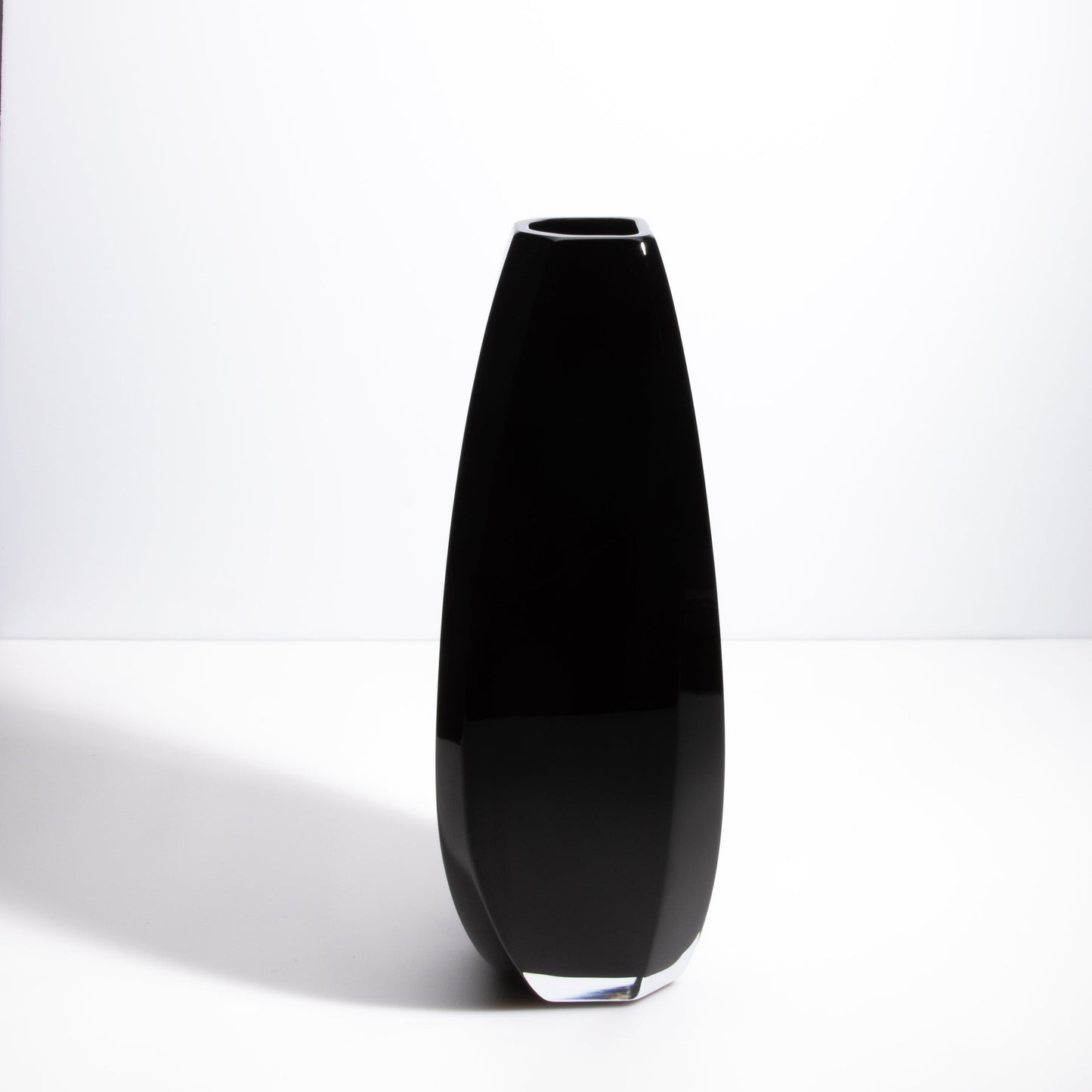 Murano Vela Vase Tall in Onyx Black