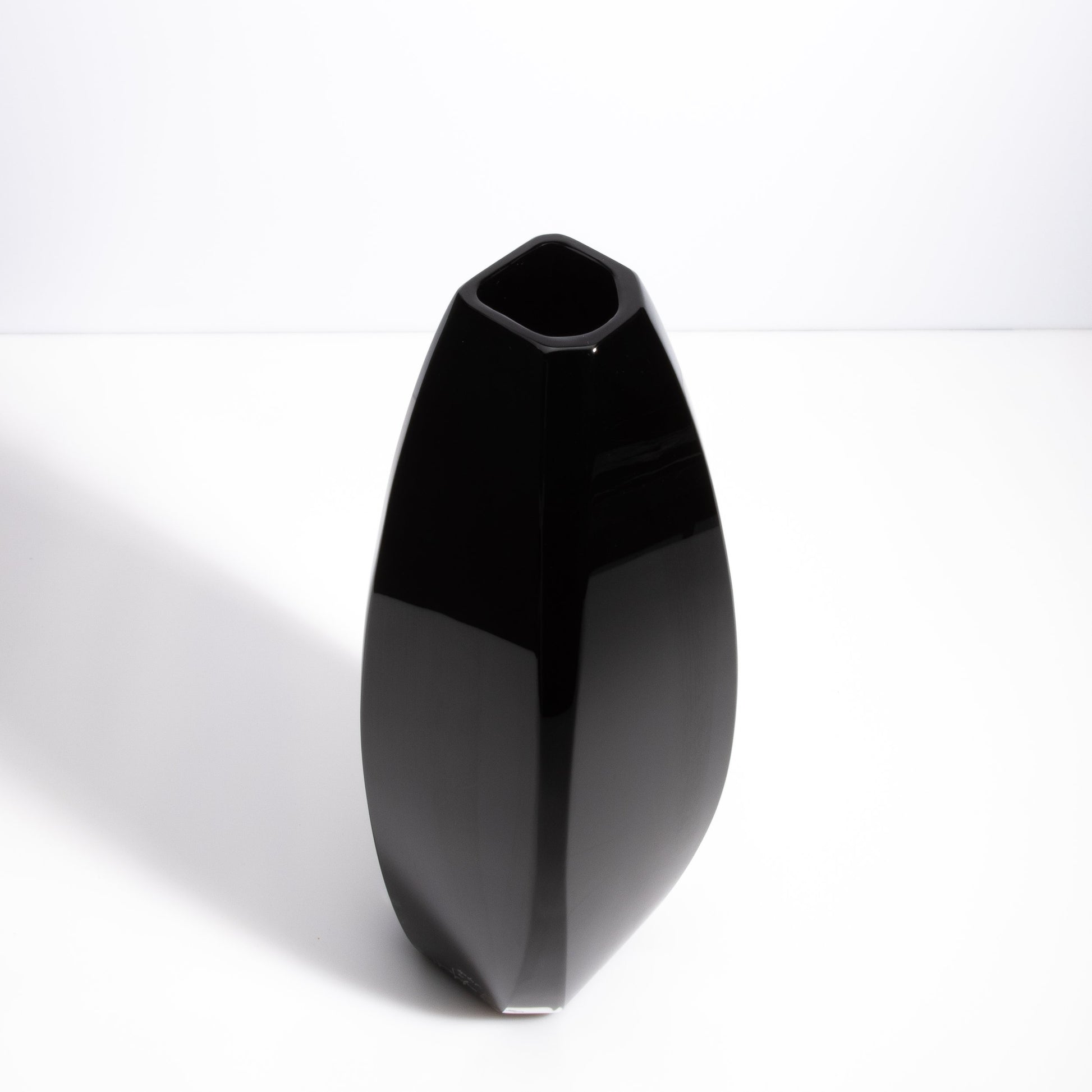 Murano Vela Vase Tall in Onyx Black