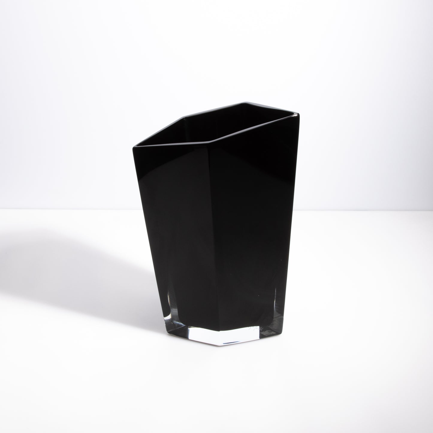 Murano Penta Vase in Onyx Black