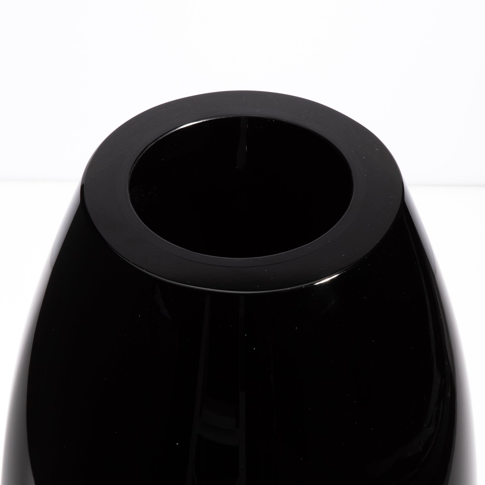Murano Poker Vase in Onyx Black