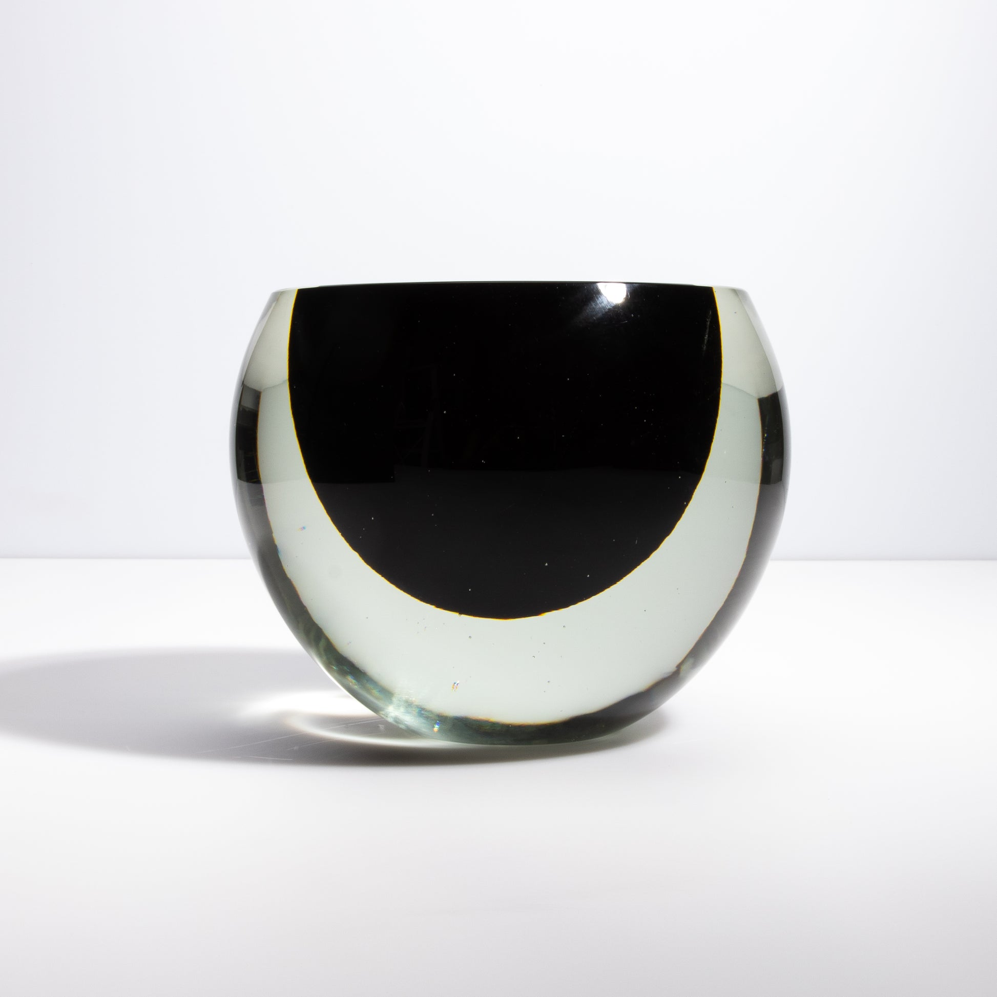 Murano Vase Sphere in Clear with Onyx Black