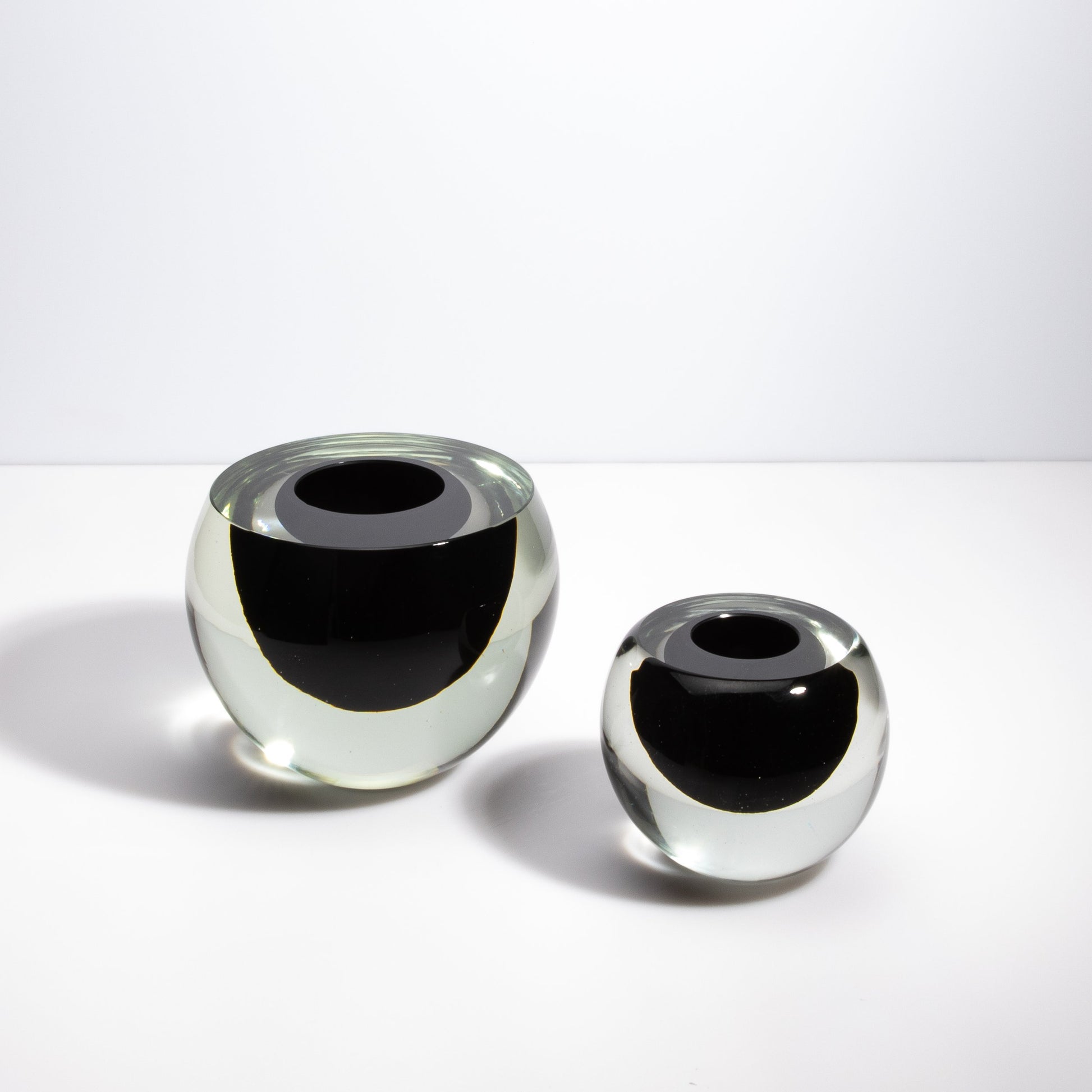 Murano Vase Sphere in Clear with Onyx Black