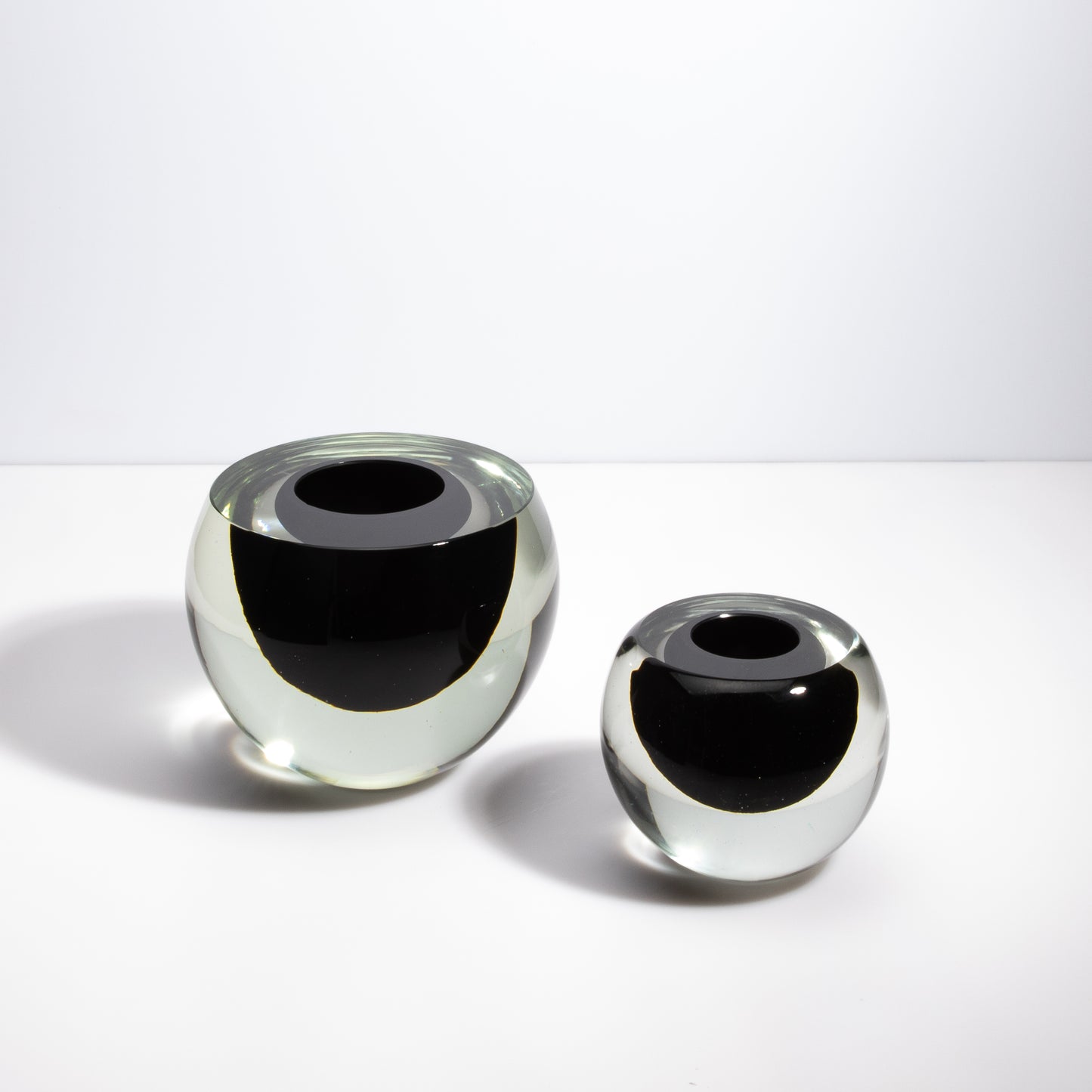 Murano Vase Sphere in Clear with Onyx Black