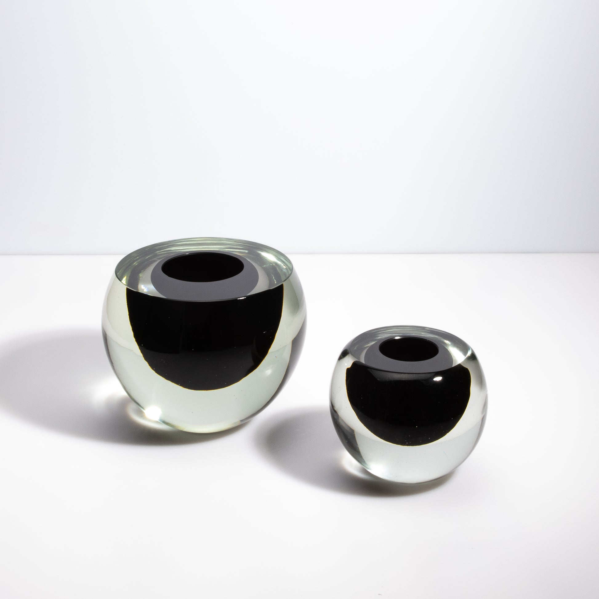 Murano Vase Sphere in Clear with Onyx Black