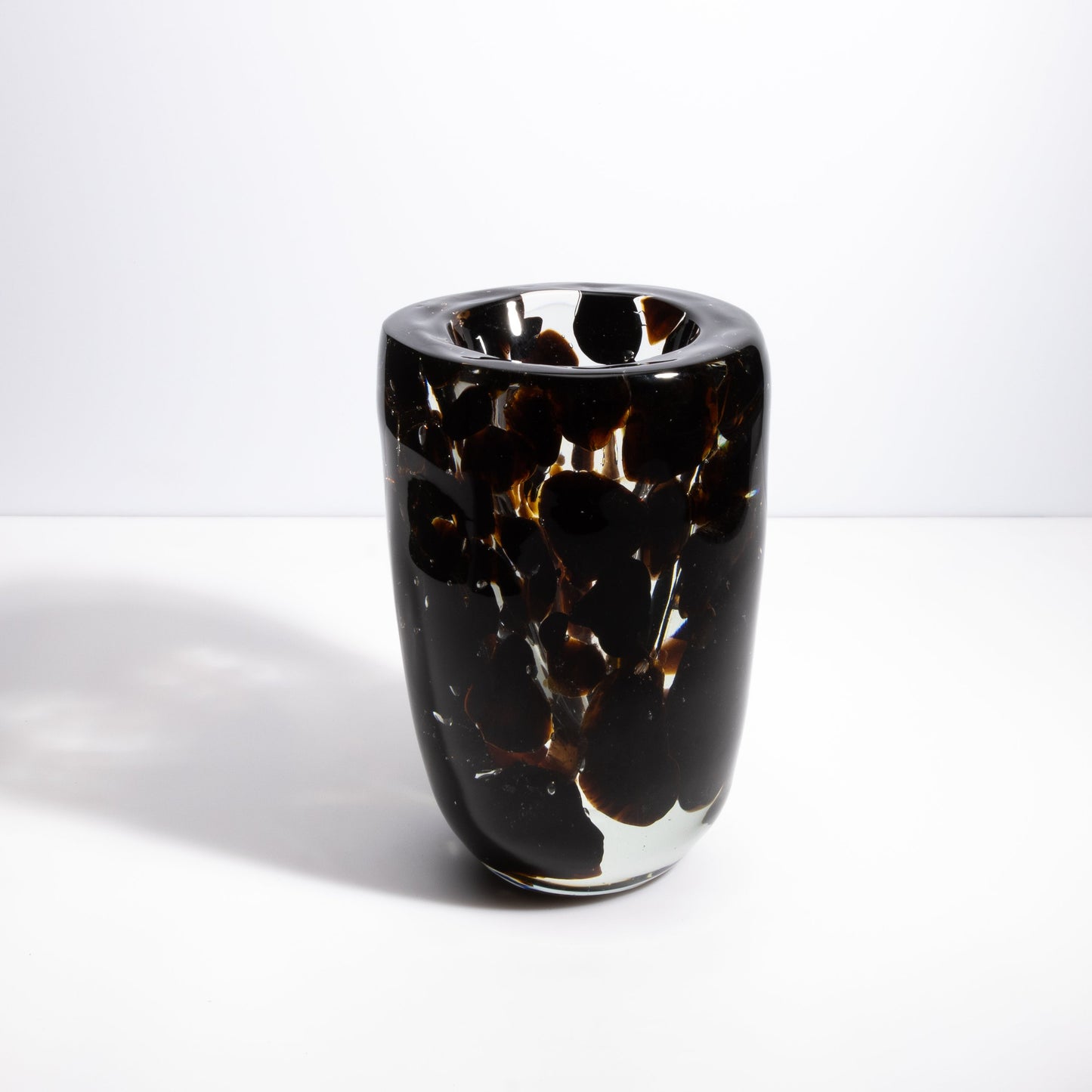 Murano Pollol Vase in Onyx Black and Dark Amber