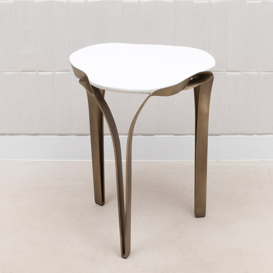 {{ product_title }} by {{ vendor }} – luxury {{ product_type }} at MOGUL