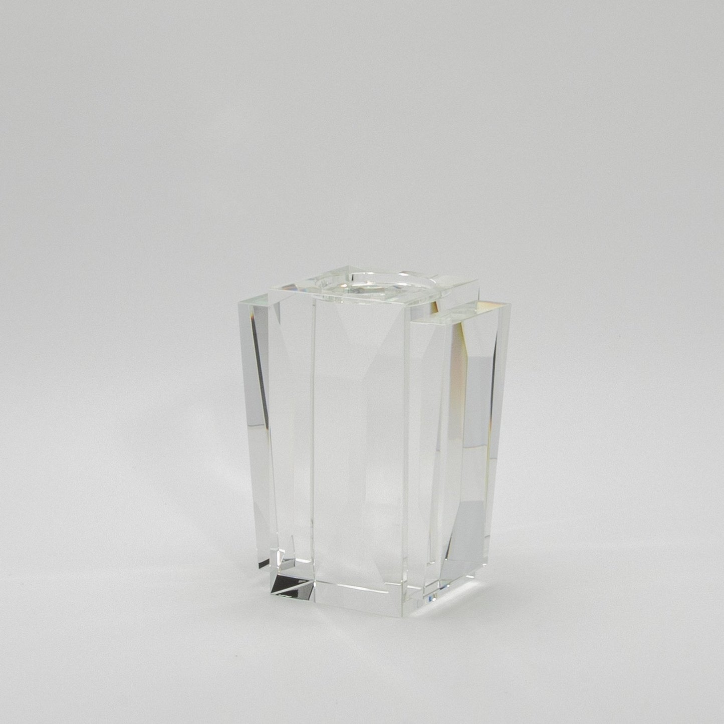 {{ product_title }} by {{ vendor }} – luxury {{ product_type }} at MOGUL