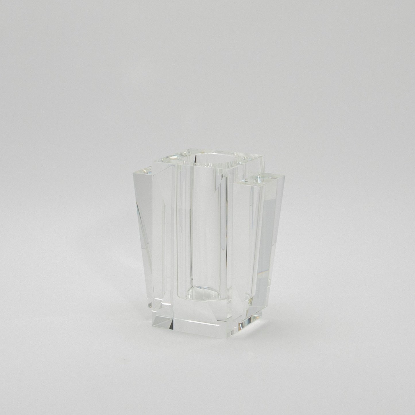 {{ product_title }} by {{ vendor }} – luxury {{ product_type }} at MOGUL