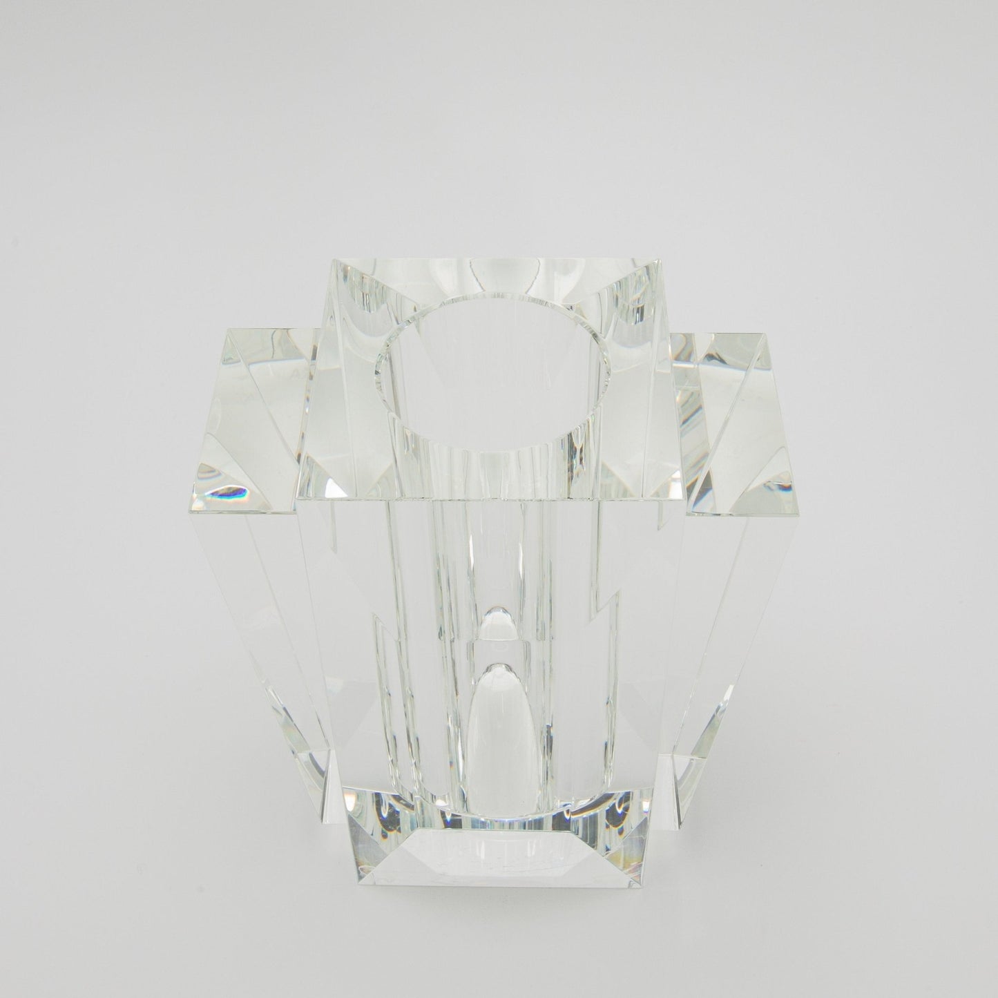 {{ product_title }} by {{ vendor }} – luxury {{ product_type }} at MOGUL