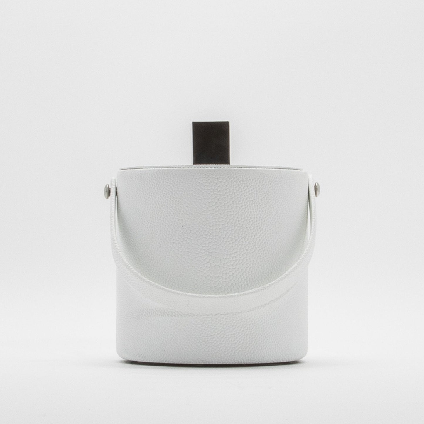 {{ product_title }} by {{ vendor }} – luxury {{ product_type }} at MOGUL