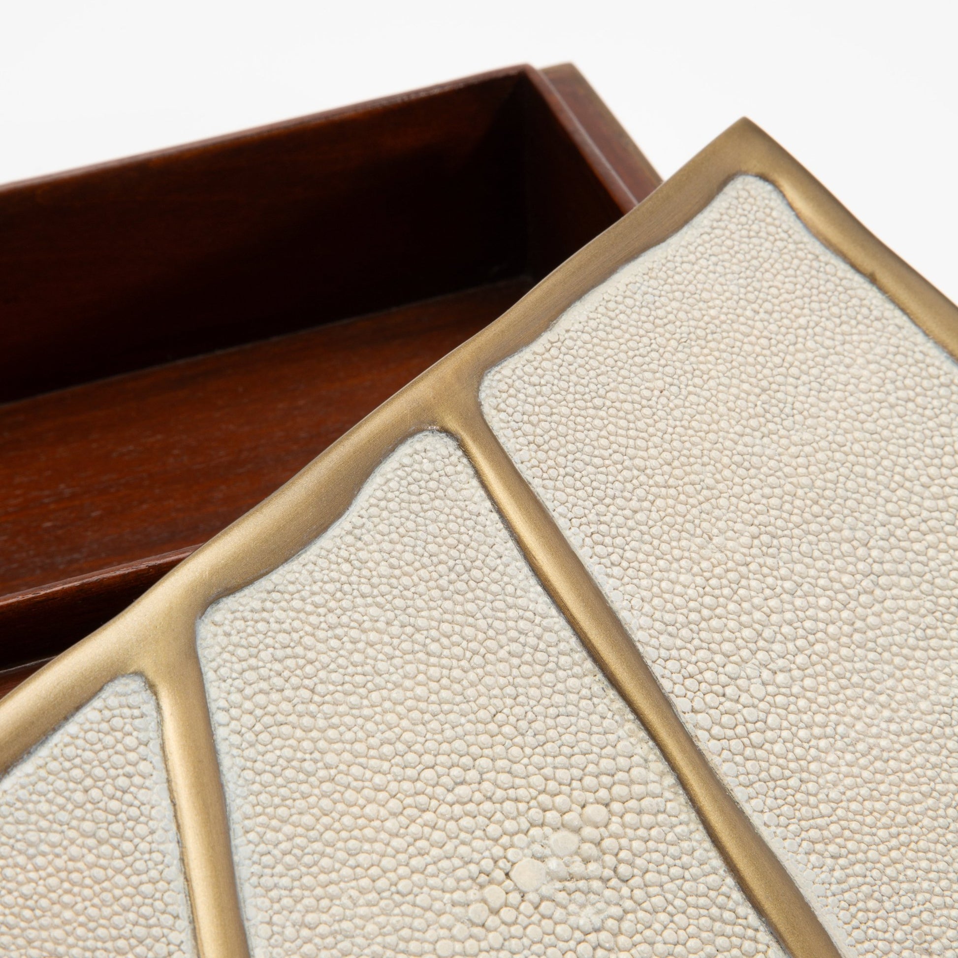 {{ product_title }} by {{ vendor }} – luxury {{ product_type }} at MOGUL