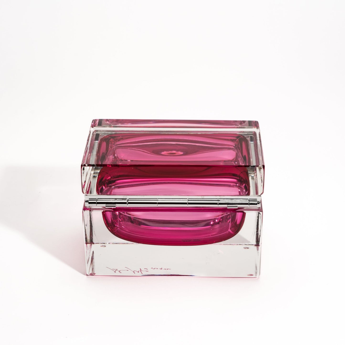 {{ product_title }} by {{ vendor }} – luxury {{ product_type }} at MOGUL