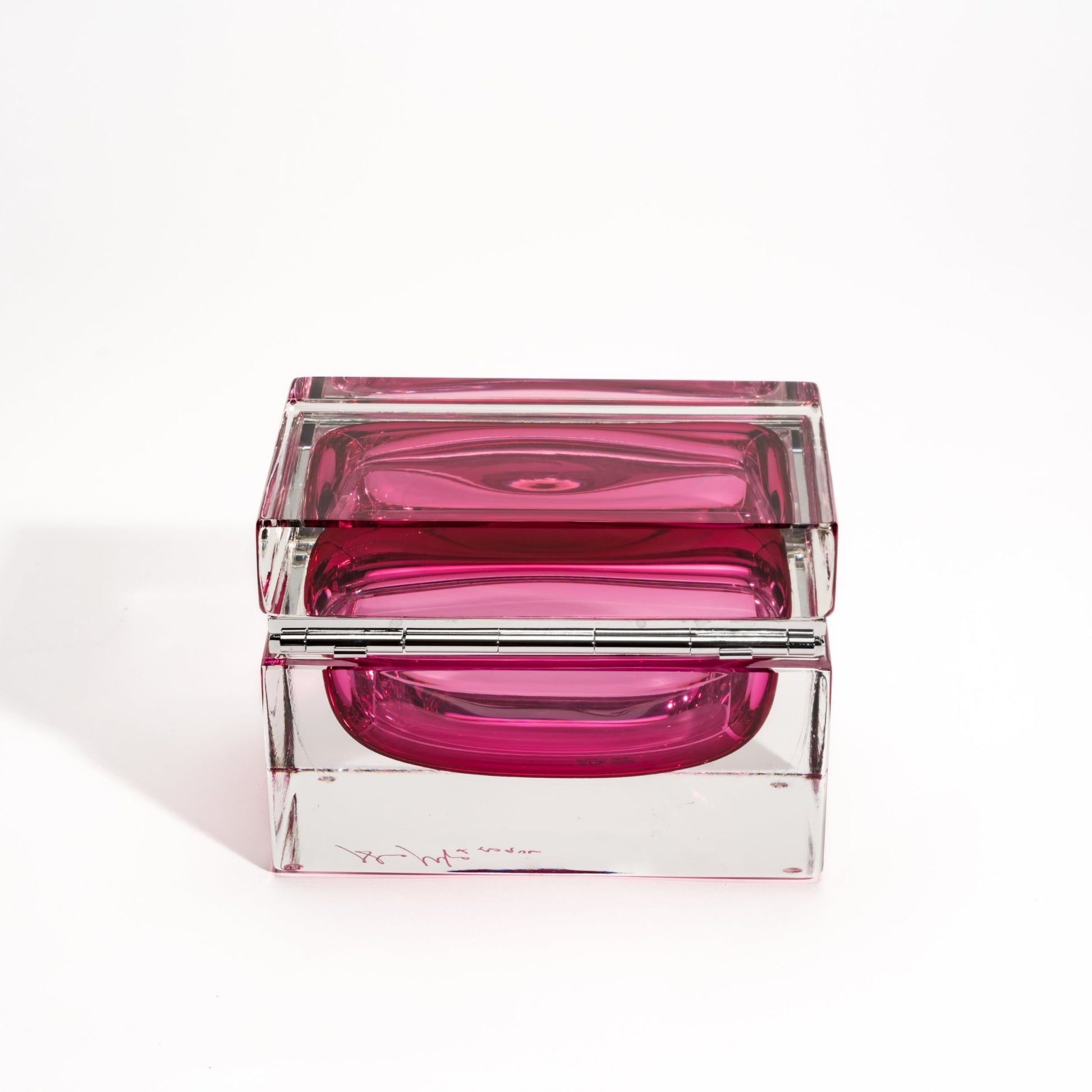 {{ product_title }} by {{ vendor }} – luxury {{ product_type }} at MOGUL