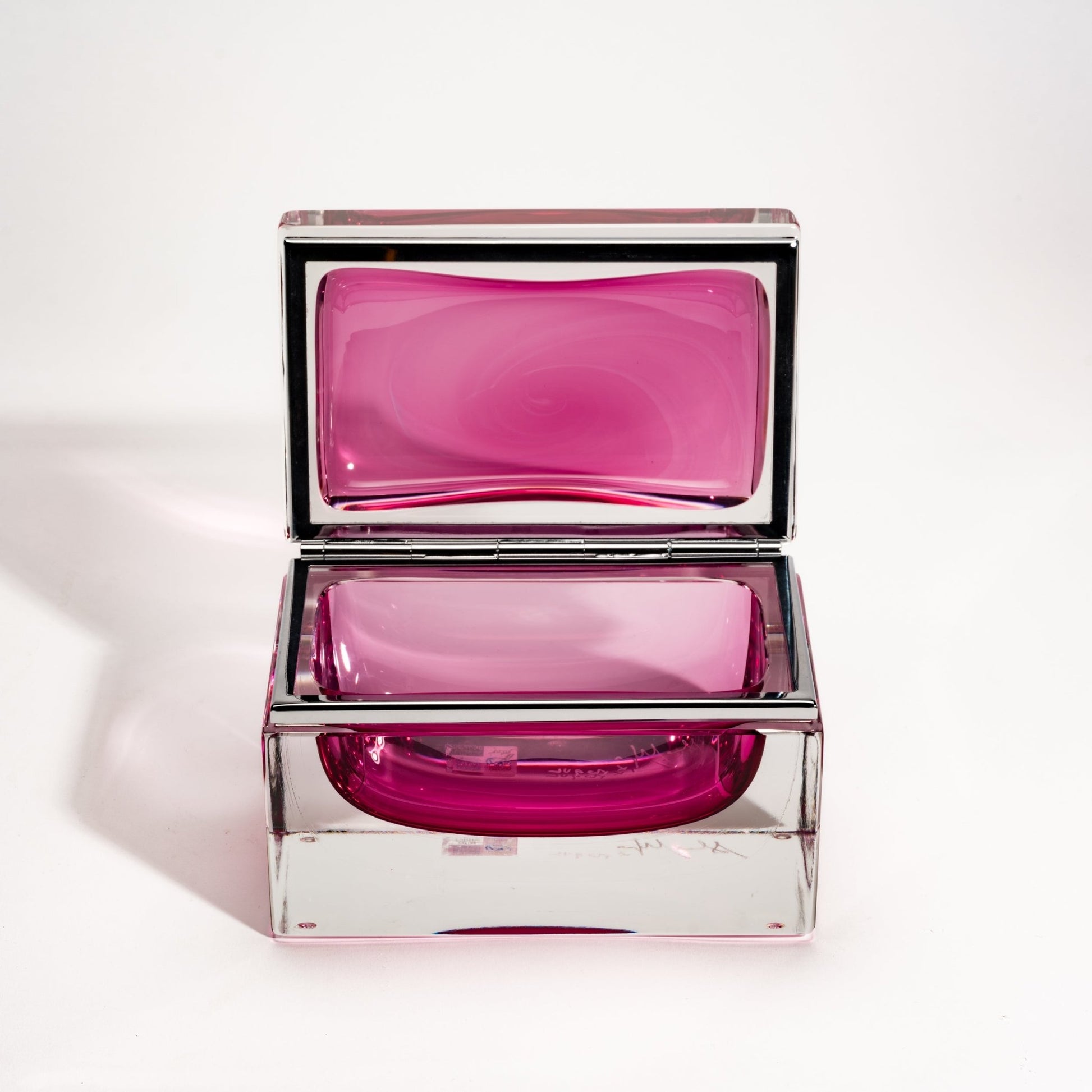 {{ product_title }} by {{ vendor }} – luxury {{ product_type }} at MOGUL