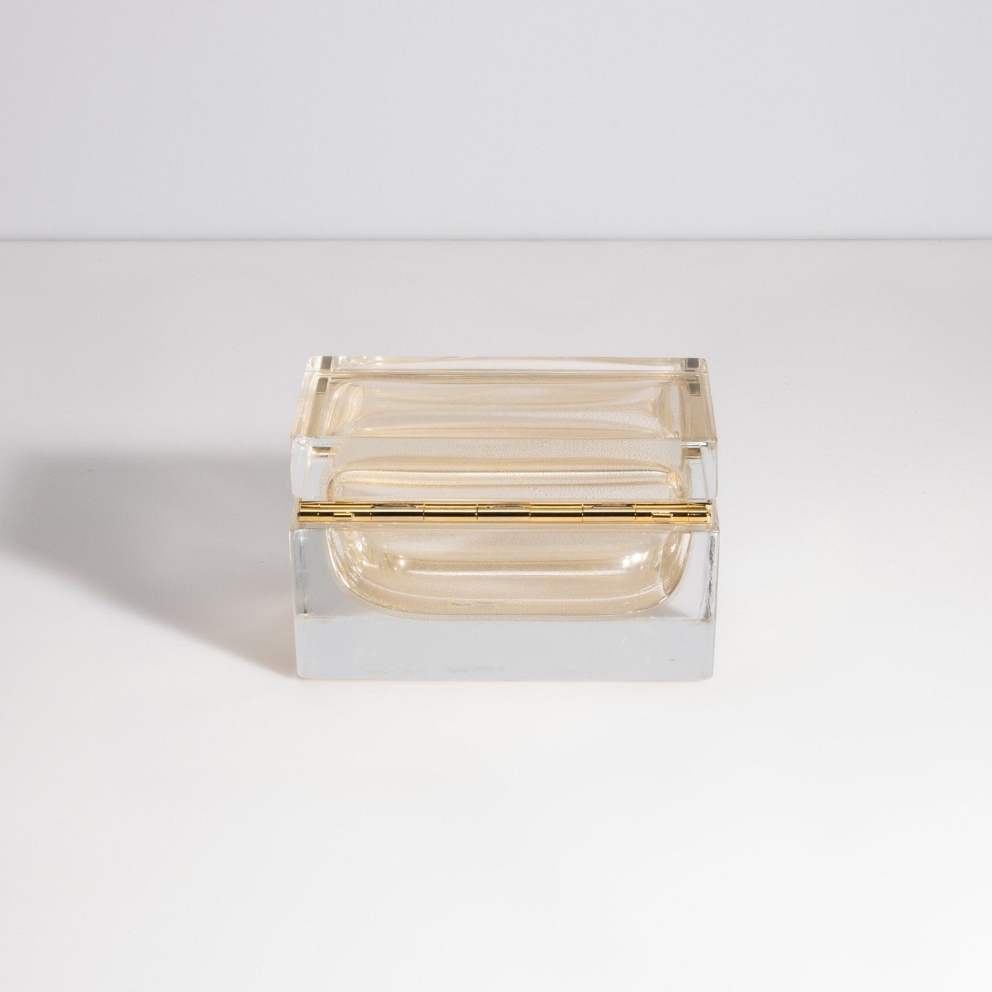 {{ product_title }} by {{ vendor }} – luxury {{ product_type }} at MOGUL