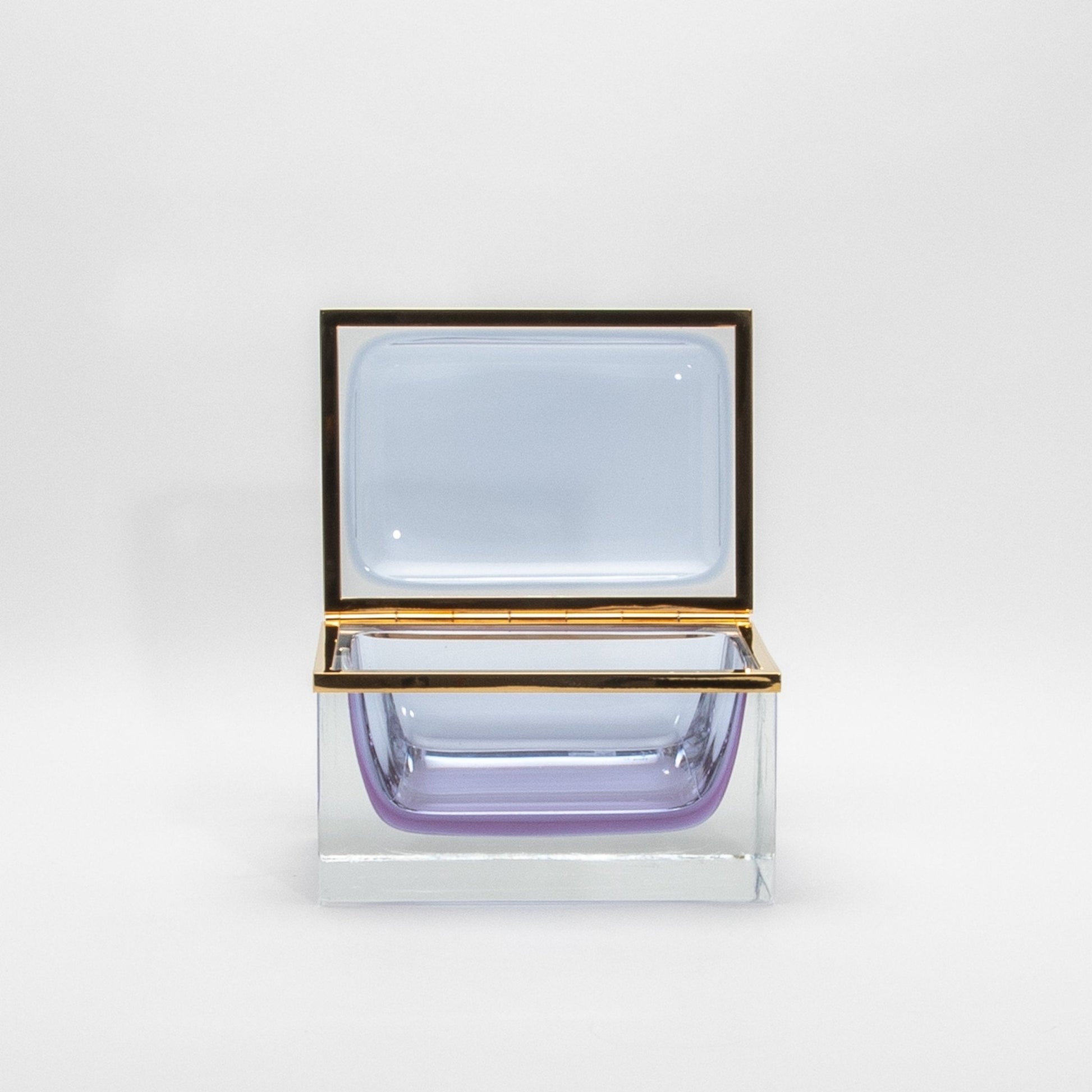 {{ product_title }} by {{ vendor }} – luxury {{ product_type }} at MOGUL