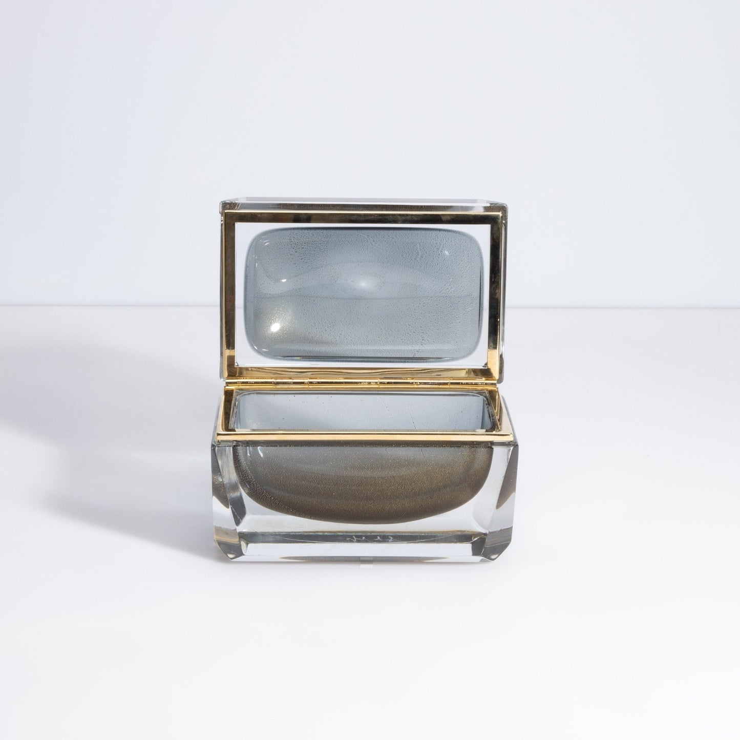 {{ product_title }} by {{ vendor }} – luxury {{ product_type }} at MOGUL