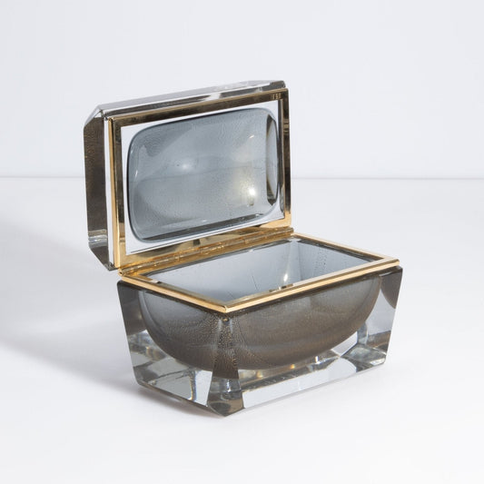 {{ product_title }} by {{ vendor }} – luxury {{ product_type }} at MOGUL