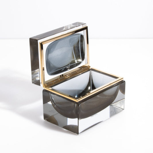 {{ product_title }} by {{ vendor }} – luxury {{ product_type }} at MOGUL