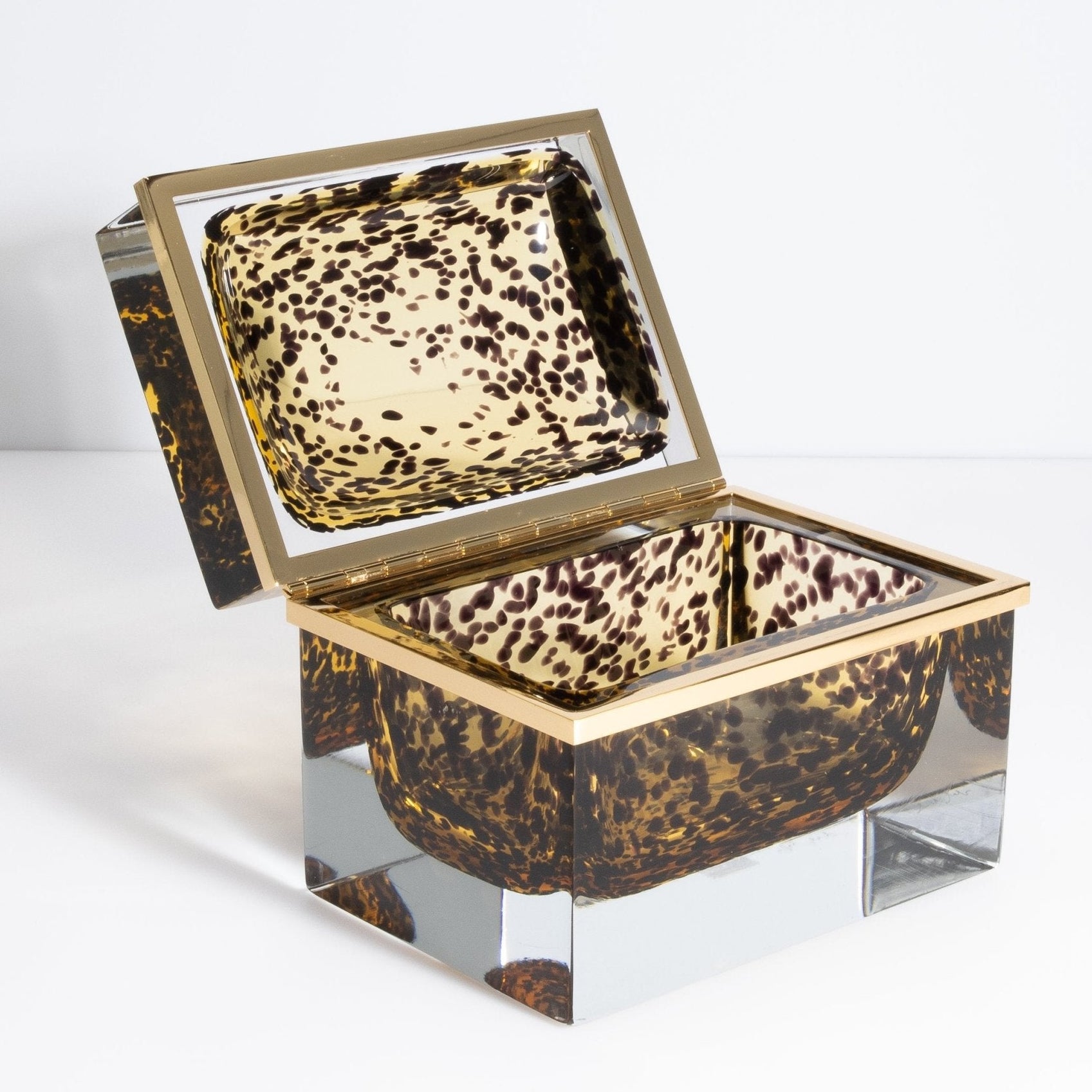 {{ product_title }} by {{ vendor }} – luxury {{ product_type }} at MOGUL