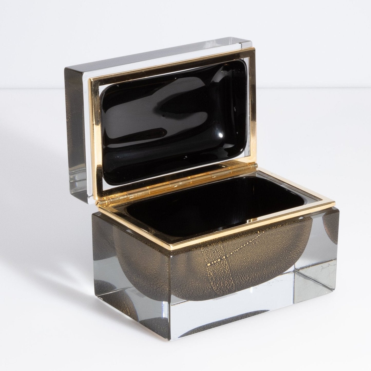 {{ product_title }} by {{ vendor }} – luxury {{ product_type }} at MOGUL