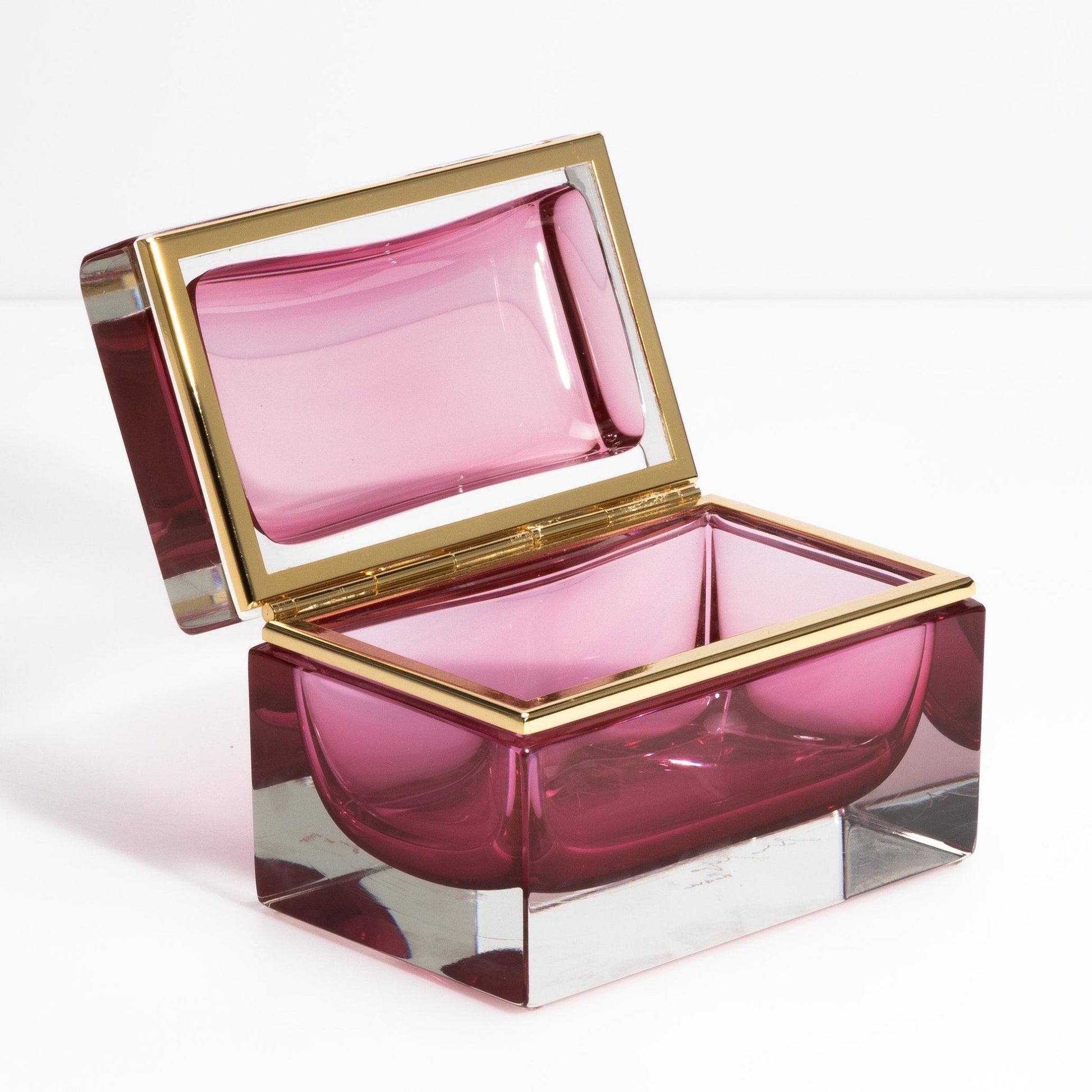 {{ product_title }} by {{ vendor }} – luxury {{ product_type }} at MOGUL