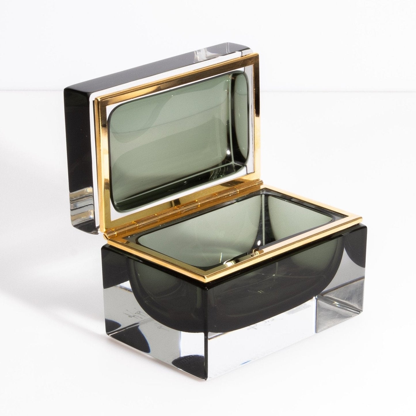 {{ product_title }} by {{ vendor }} – luxury {{ product_type }} at MOGUL