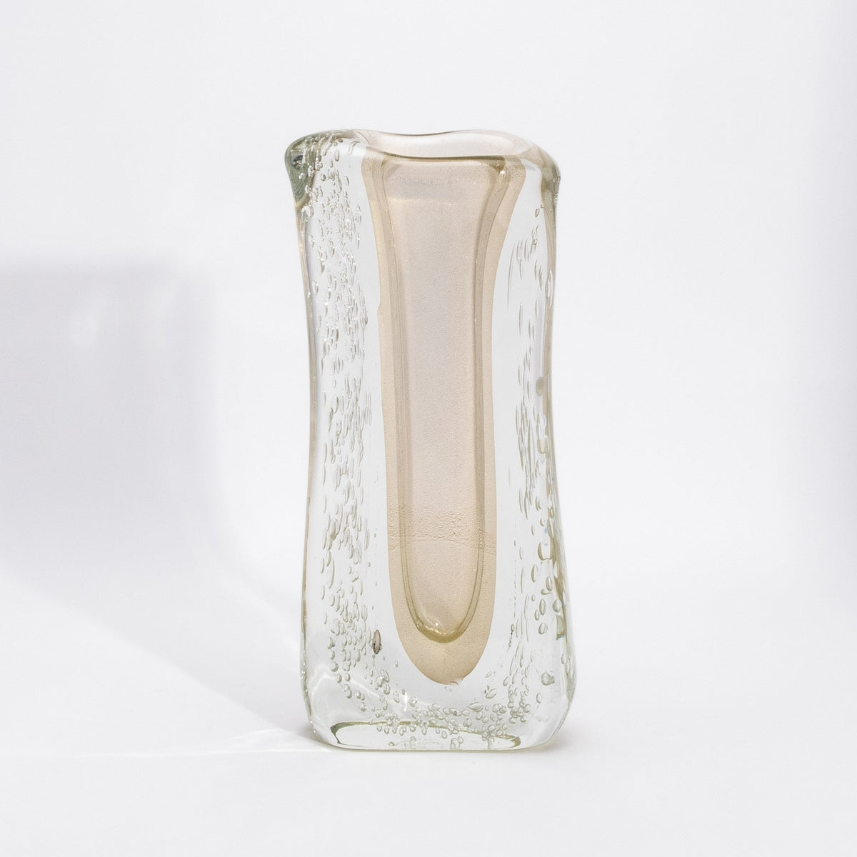 Murano Modern Fluid Vase in Clear with 24-karat Gold Flecks and Bubbles