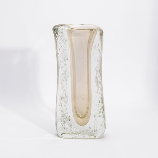 Murano Modern Fluid Vase in Clear with 24-karat Gold Flecks and Bubbles
