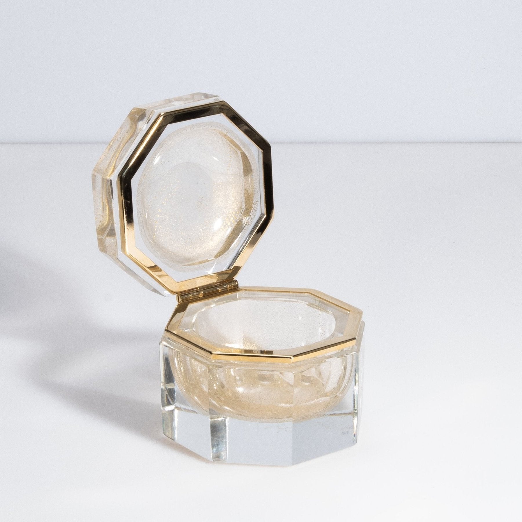 {{ product_title }} by {{ vendor }} – luxury {{ product_type }} at MOGUL