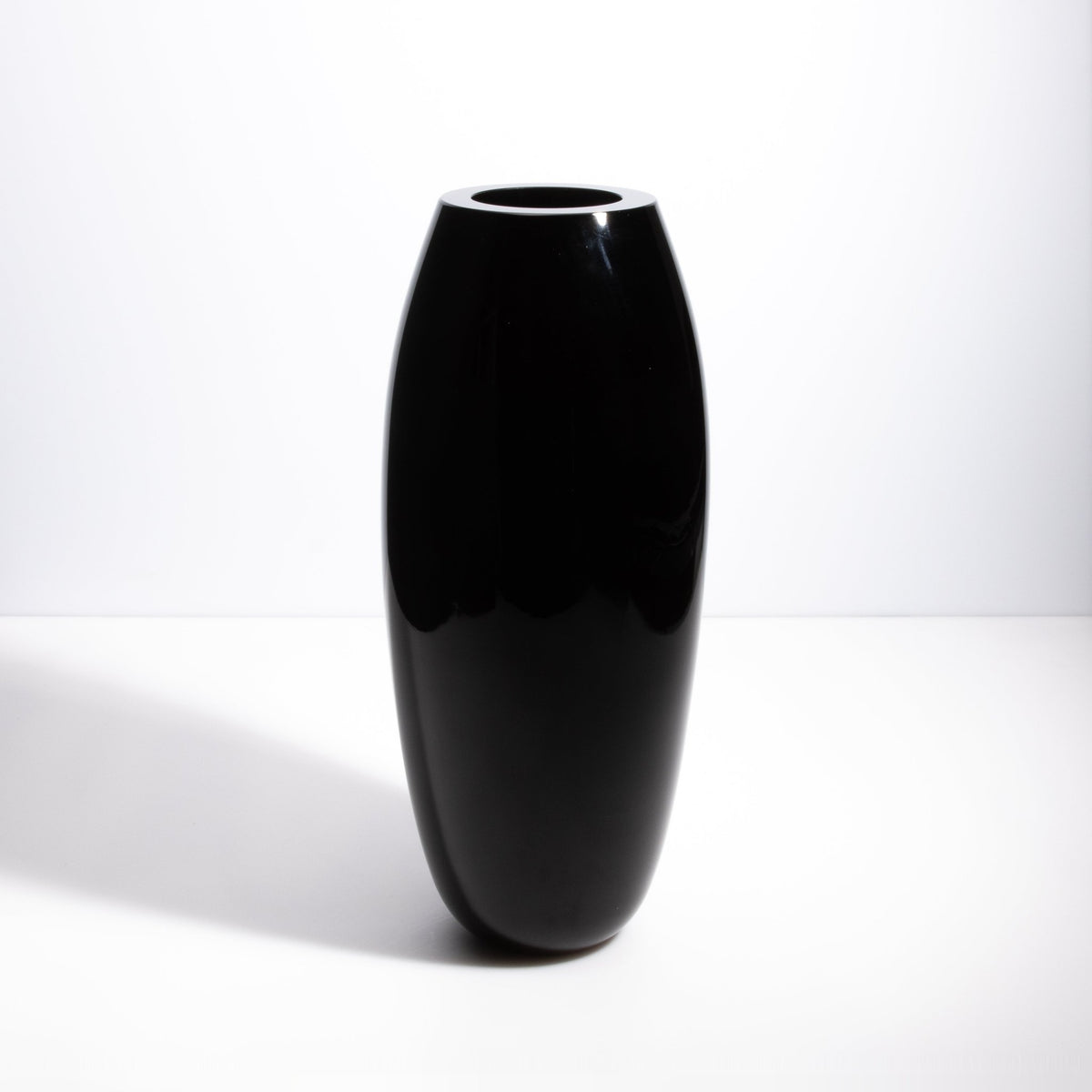 Murano Poker Vase in Onyx Black