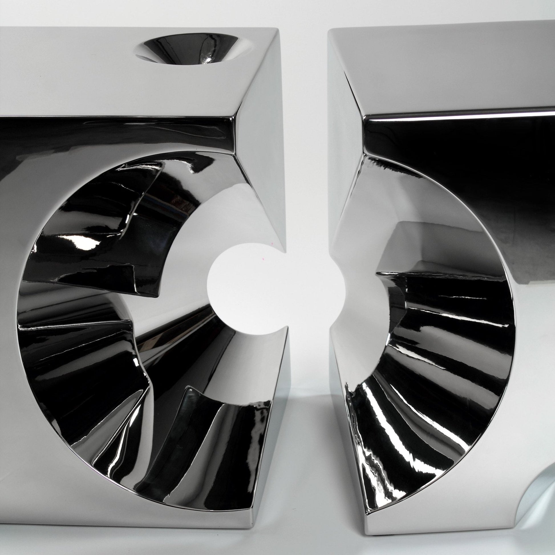 {{ product_title }} by {{ vendor }} – luxury {{ product_type }} at MOGUL