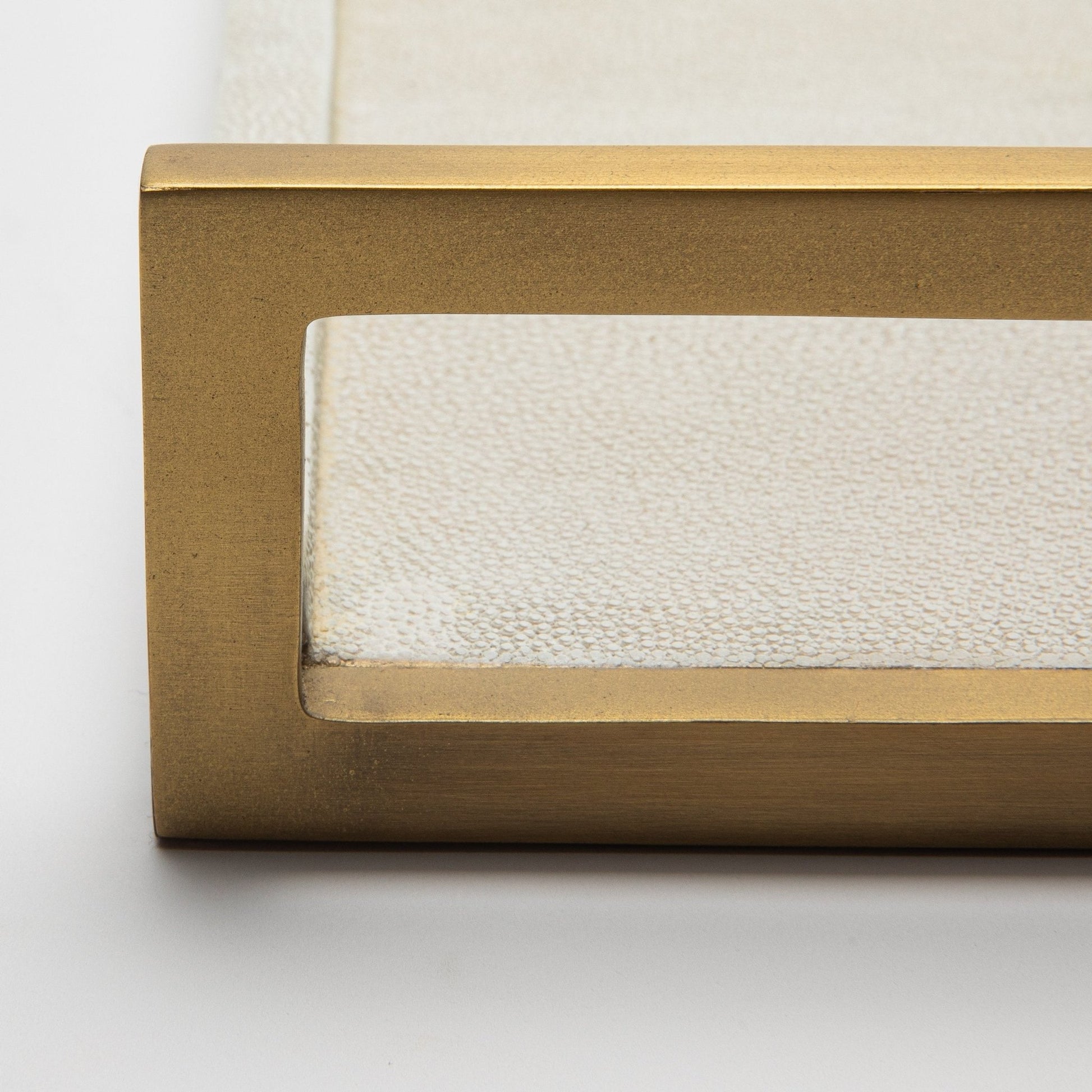 {{ product_title }} by {{ vendor }} – luxury {{ product_type }} at MOGUL