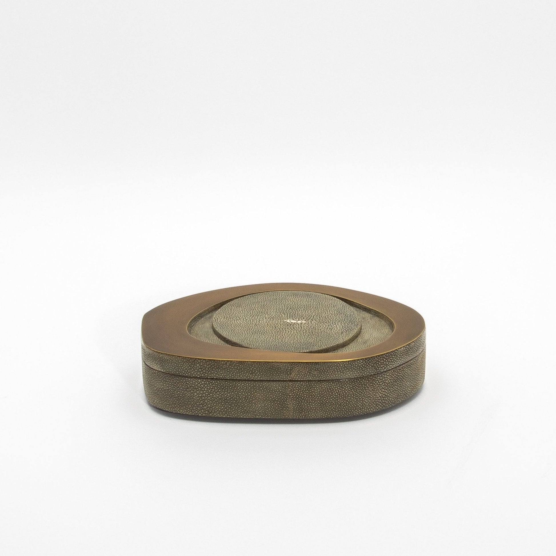 {{ product_title }} by {{ vendor }} – luxury {{ product_type }} at MOGUL