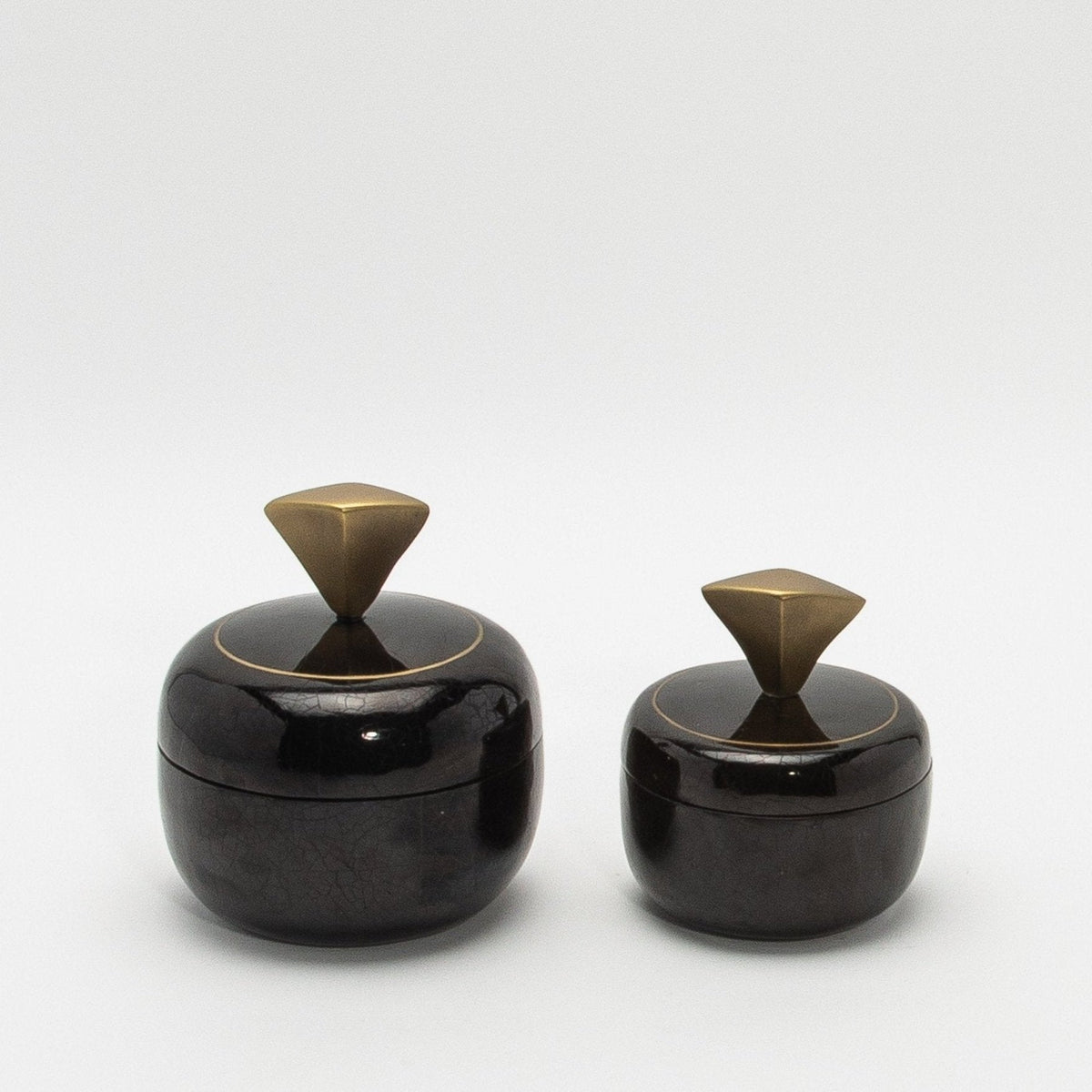 Set of 2 Round Boxes in Black Shell by Kifu Paris