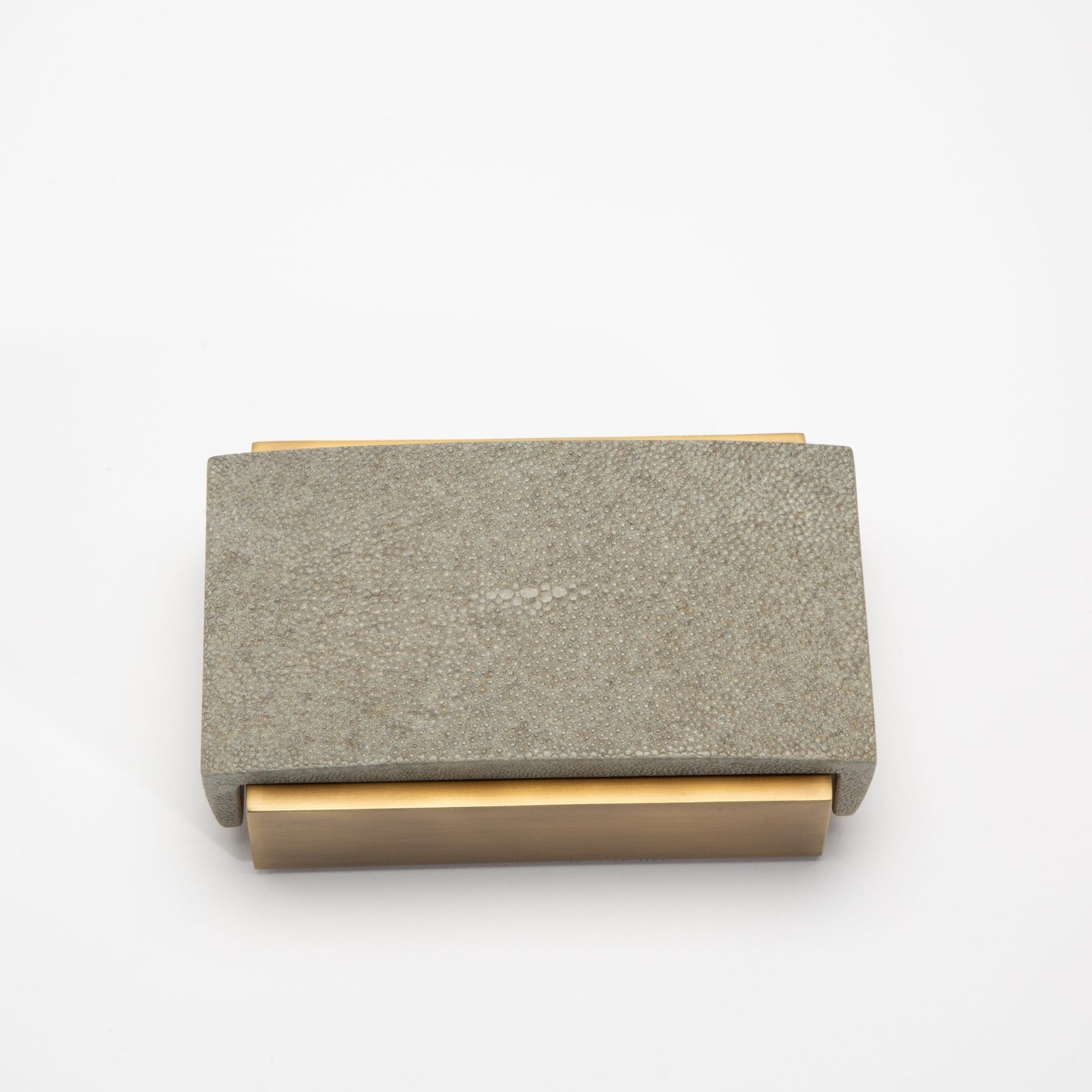 {{ product_title }} by {{ vendor }} – luxury {{ product_type }} at MOGUL