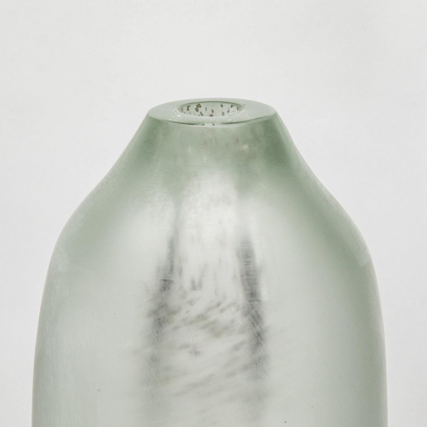 {{ product_title }} by {{ vendor }} – luxury {{ product_type }} at MOGUL