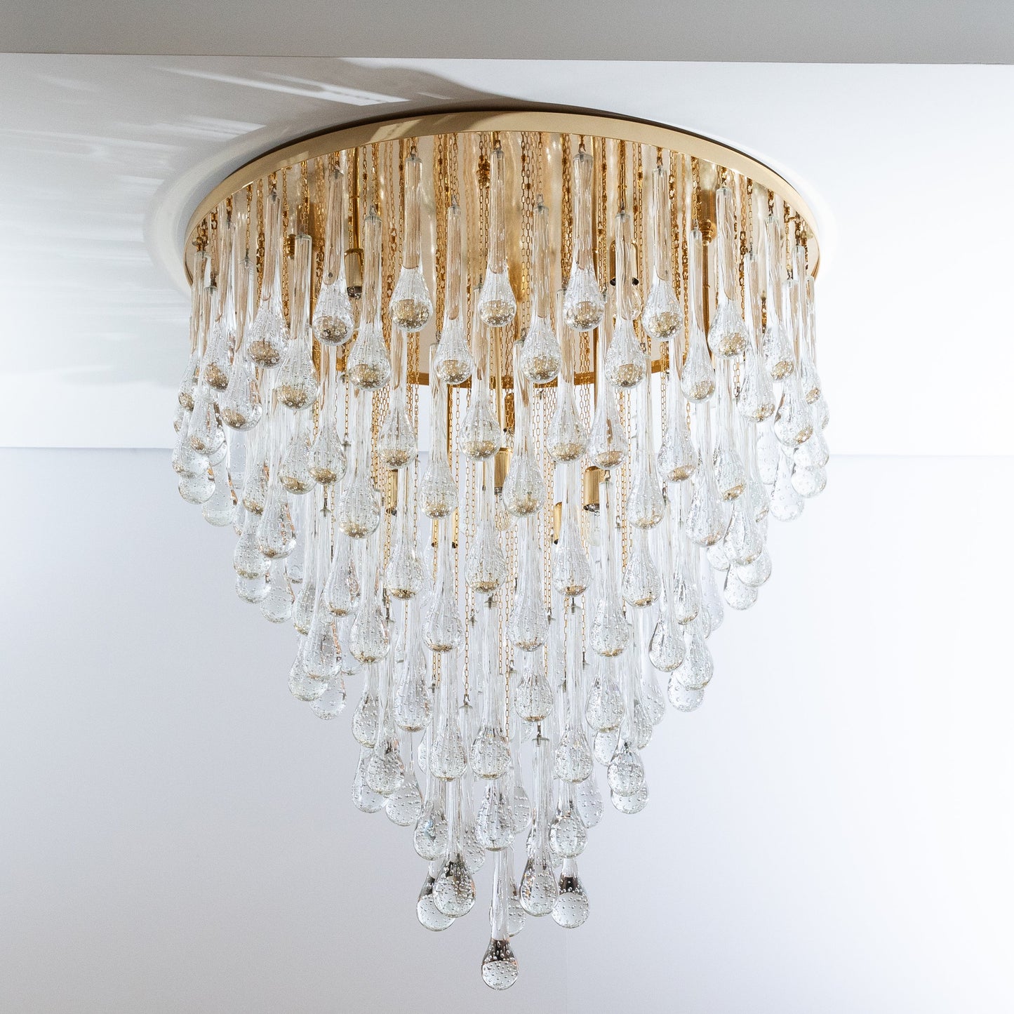 Hand-Blown Murano Raindrop Chandelier in Clear with Polished Brass Fittings